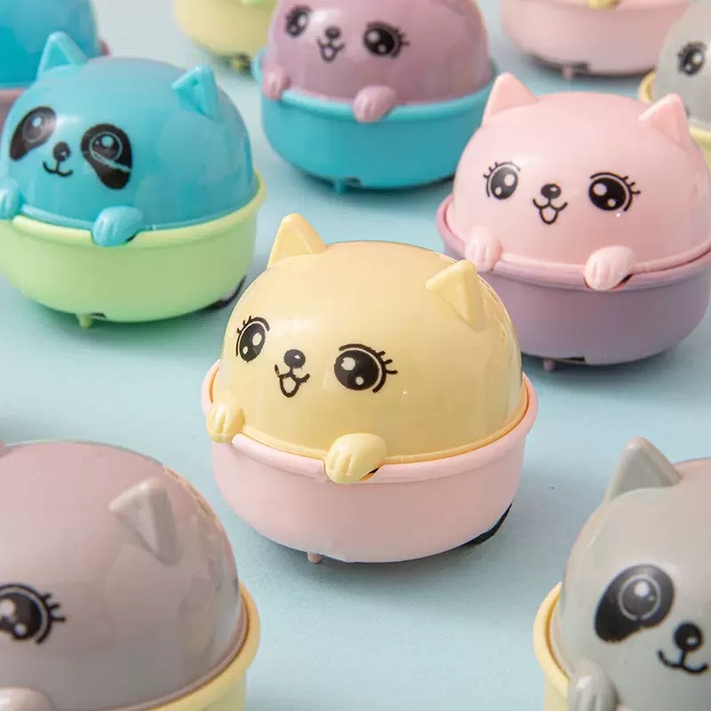 Wholesale of cute and energetic cartoon animal toy cars for children in kindergartens, creative award gifts Application Scenario