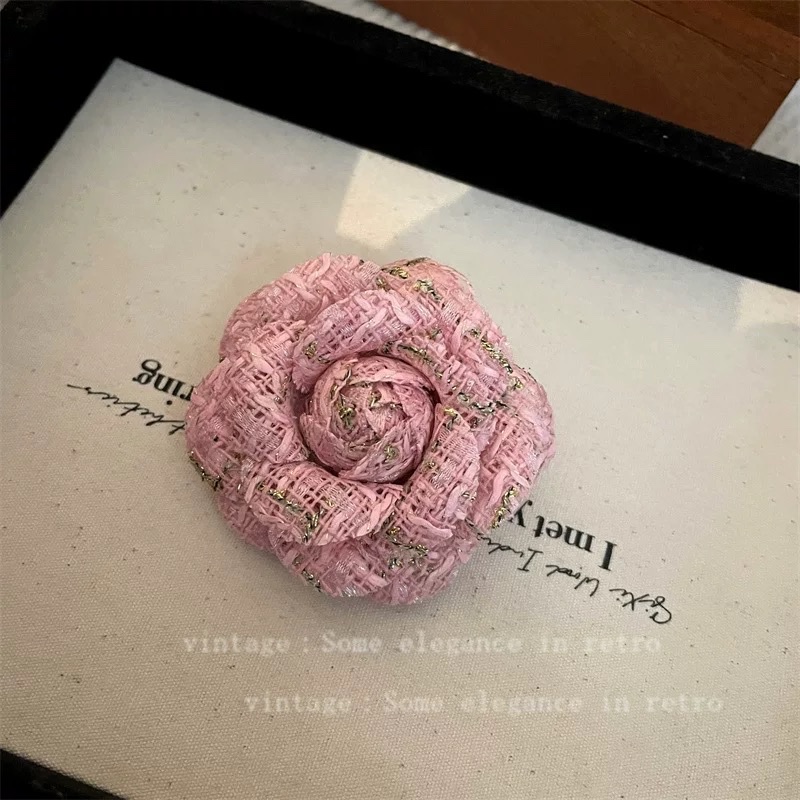 春夏新款高端小香风定型花朵山茶花饰品胸花胸针细节图