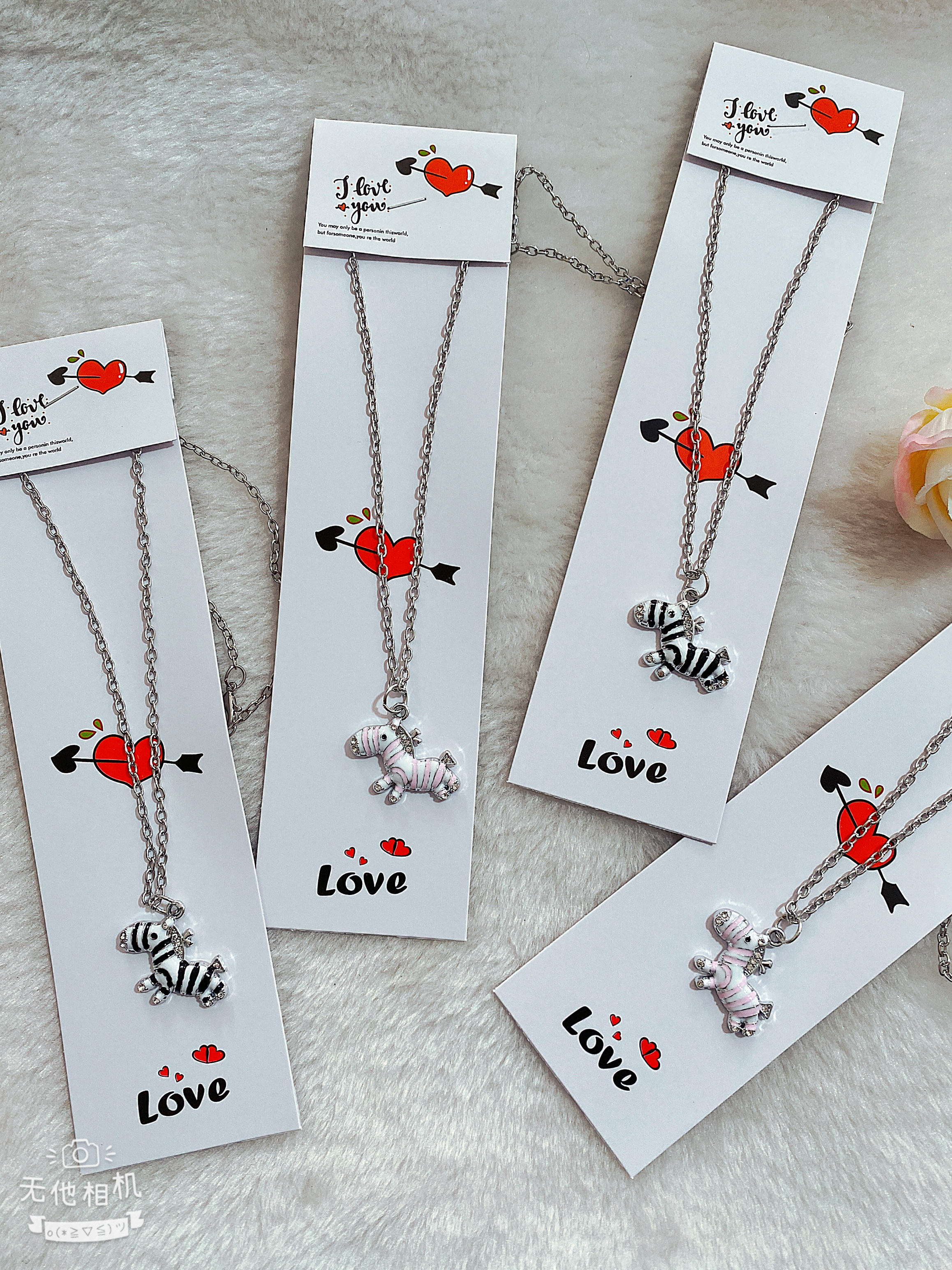 新上的单条项链，款式新颖，质量好，颜色多，又是带钻的，有很多客人返单的好产品！量大从优！环保产品！细节图