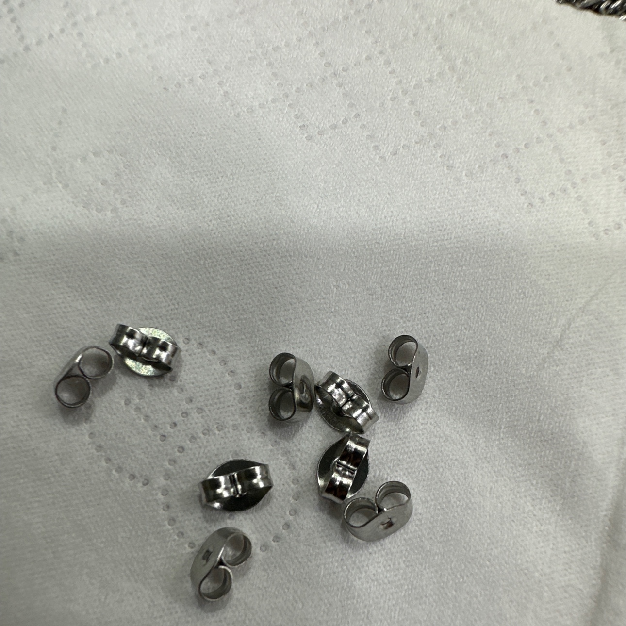 不锈钢耳堵，不锈钢耳钉后塞 diy 不锈钢耳迪，不锈钢饰品配件，不锈钢蝴蝶耳塞，可配各类耳钉，耳环使用