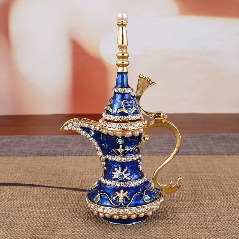 Diamond-encrusted small wine pot, handicraft, ethnic characteristic jewelry box, Russian storage box, creative small gift