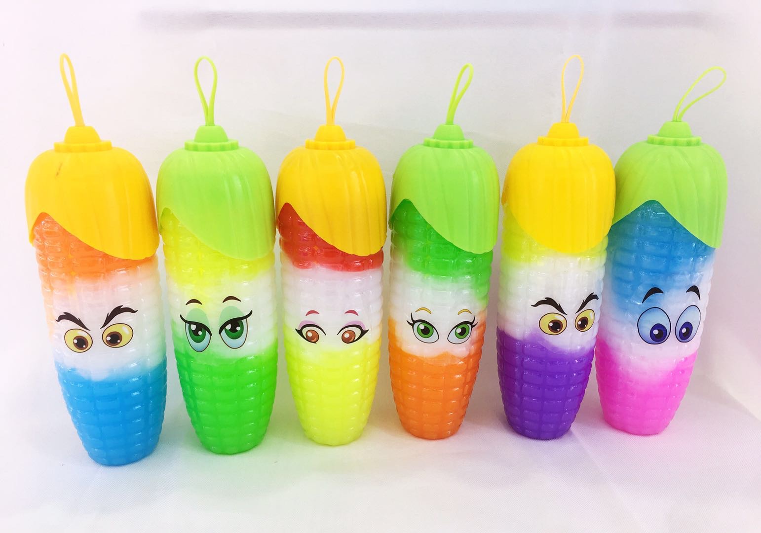 玩具陀螺捏捏乐胶囊扭蛋创意礼物 水晶泥 儿童玩具 白底实物图