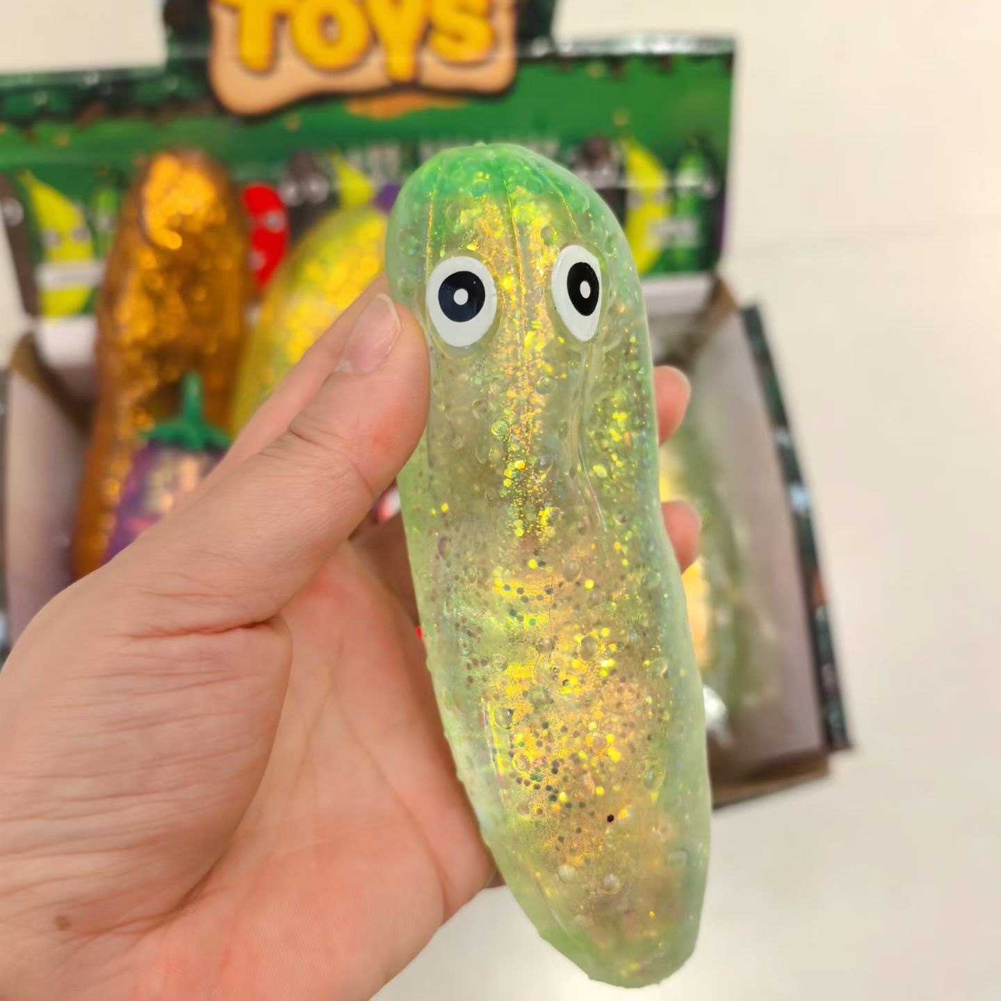 捏捏乐玩具胶囊扭蛋陀螺造型玩具捏捏乐白底实物图