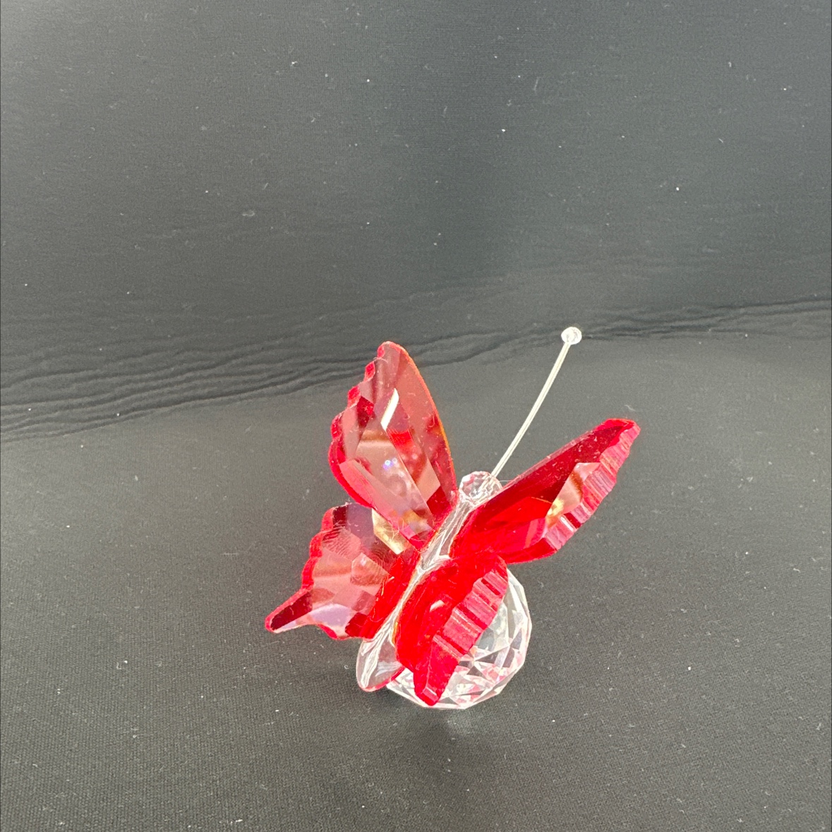 国际商贸城一期D区三楼2街7864店面  以斯帖水晶厂 大红色蝴蝶🦋工艺品摆件 颜色鲜艳 款式漂亮详情图4