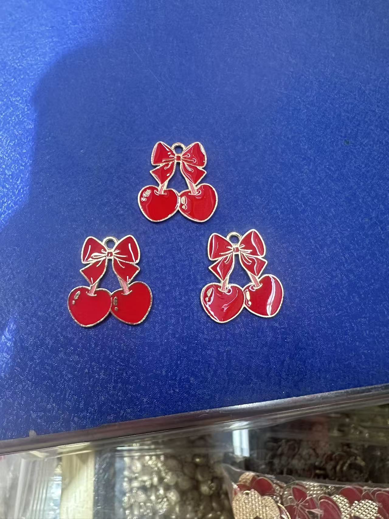 樱桃合金配件。钥匙扣配件。手机链 手链配件。 DIY饰品配件 手机链水貂毛球钥匙挂件挂件