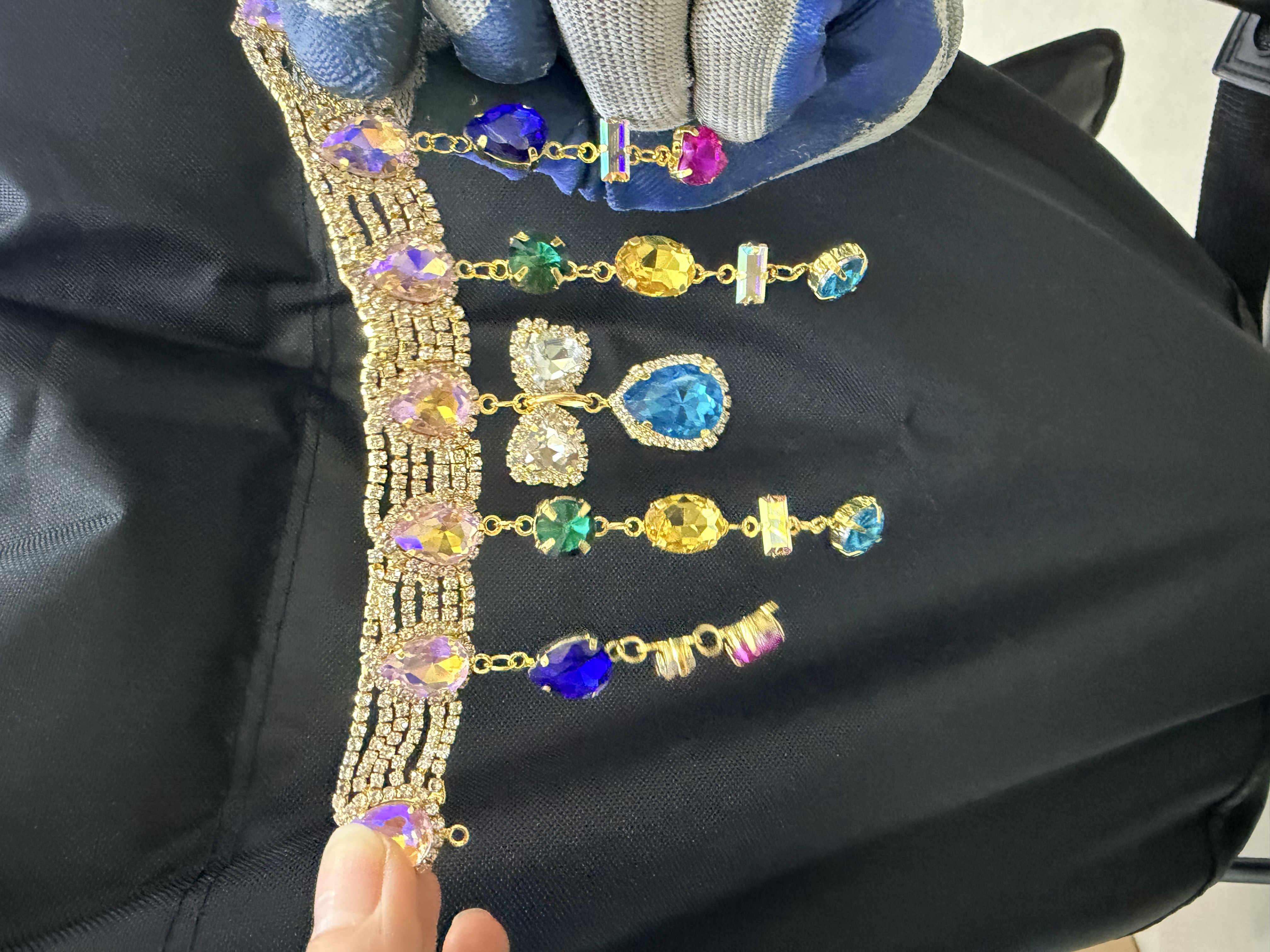 Customized welded jewelry accessories Specification image