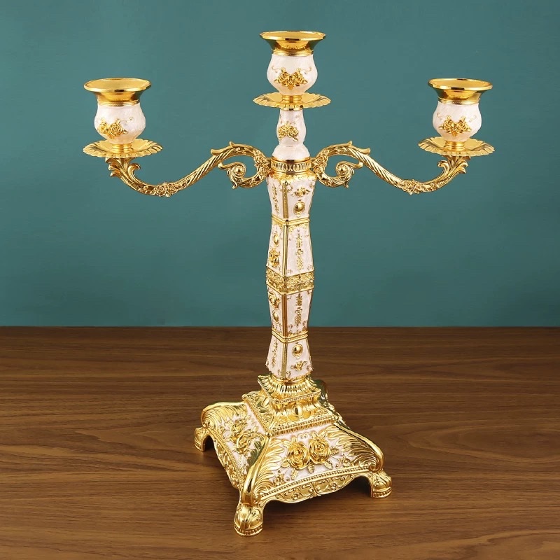 European-style five-headed and three-headed candlesticks, light luxury candles, retro wax ornaments, candlesticks, Nordic romantic home, Western cuisine, candlelight dinner Application Scenario