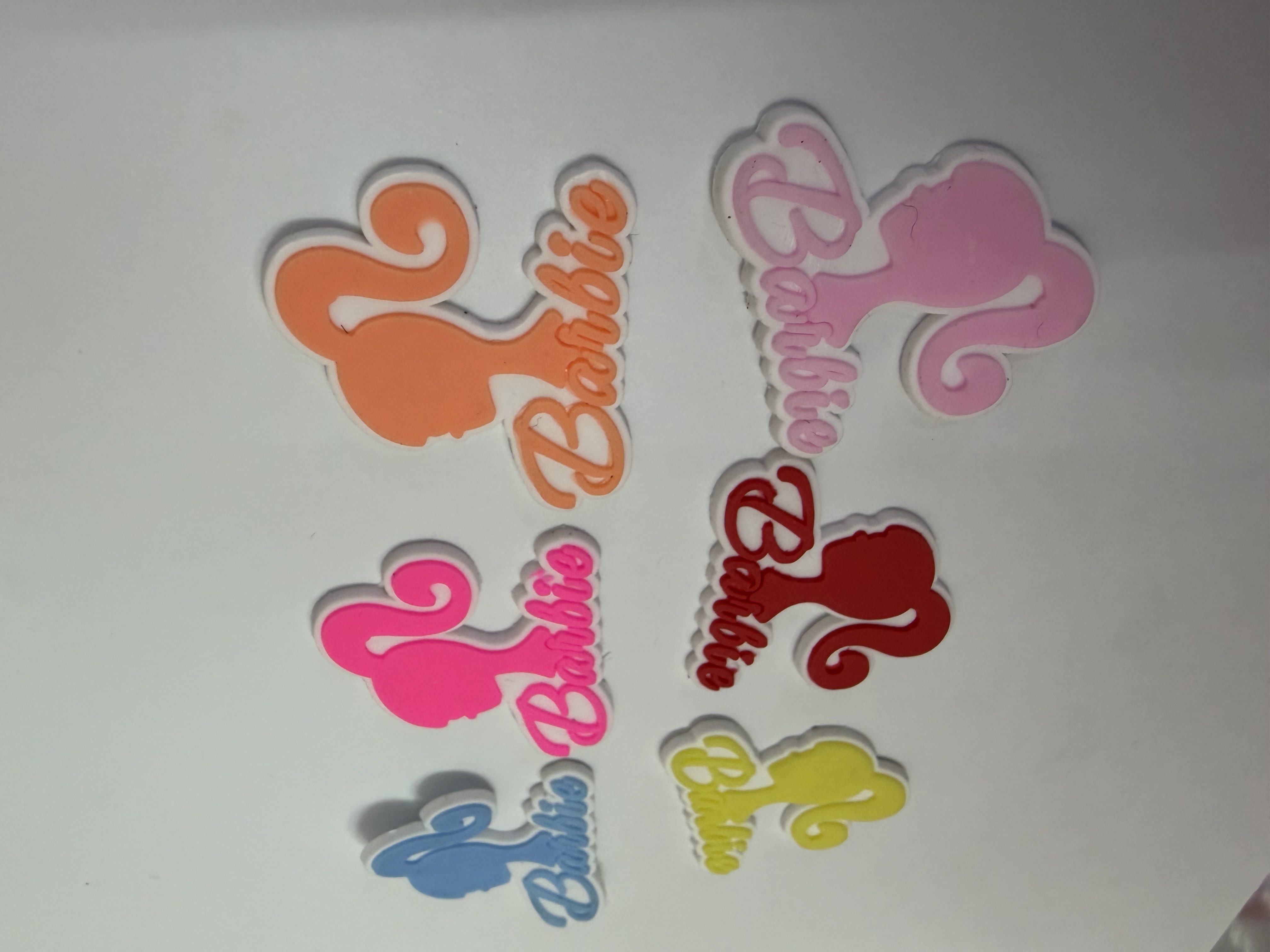 PVC cartoon Barbie letter accessories, phone case refrigerator patches, Crocs shoe flower accessories, luggage patches. Application Scenario
