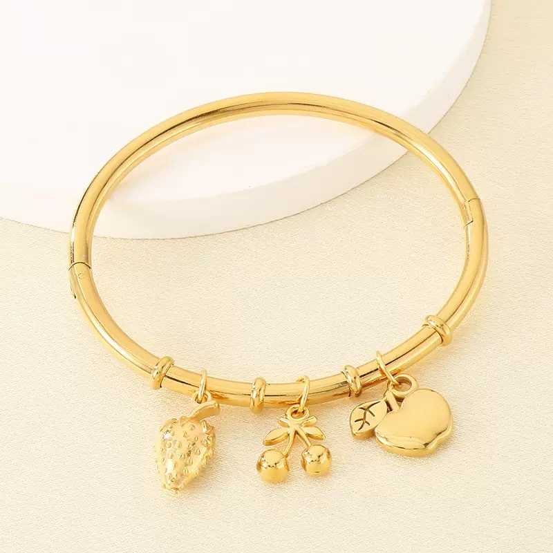 Alloy fashionable, trendy, casual, individual, simple and versatile bracelet design. Simple and elegant, with a refined and intellectual temperament Specification image