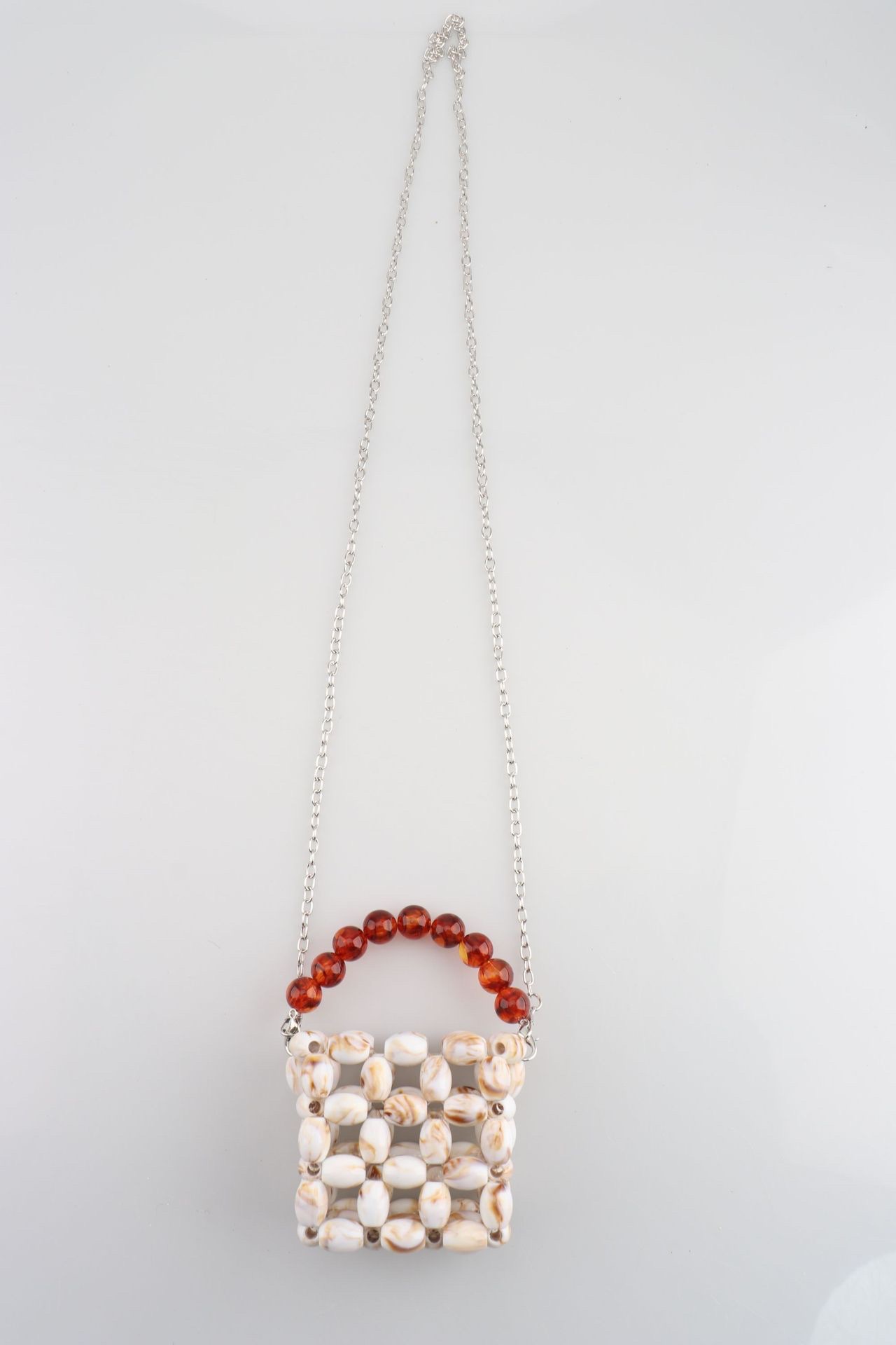 A French-style, niche and fashionable women's hand-carry and crossbody casual style versatile bag Item Picture