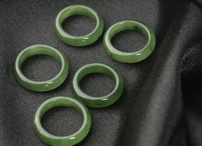 越南天然沉香馆水晶球音乐盒冰箱贴小摆件香薰装饰品夜光戒指风水冰箱贴小摆件越南天然沉香馆水晶球音乐盒产品图