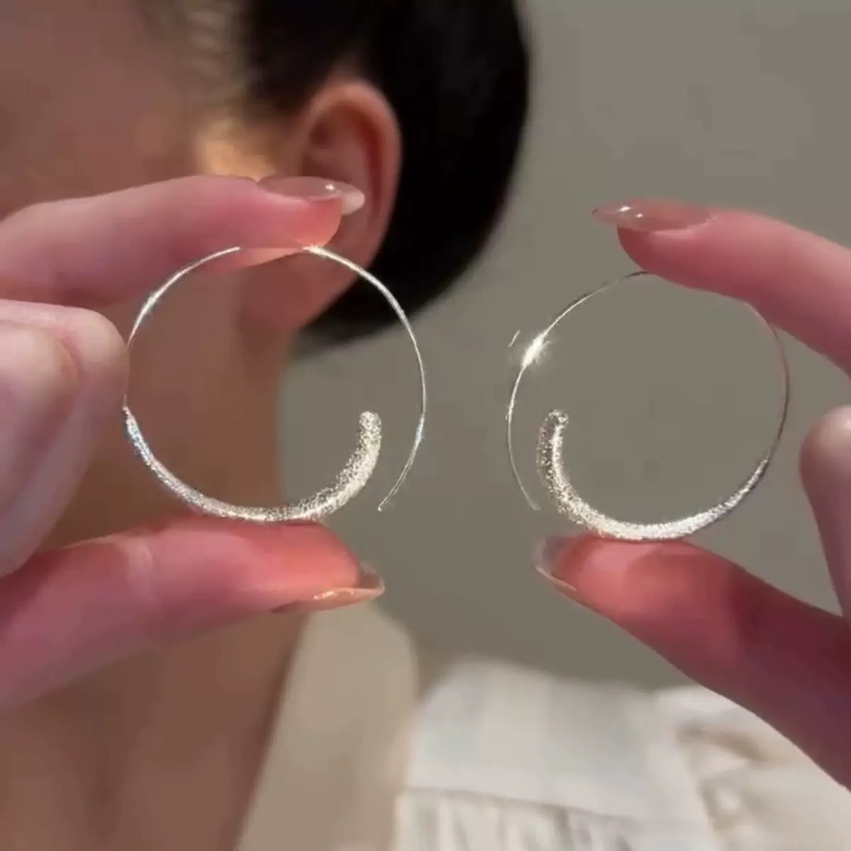 Fashionable and versatile silver ring earrings, a must-have accessory for exquisite women detail image 2
