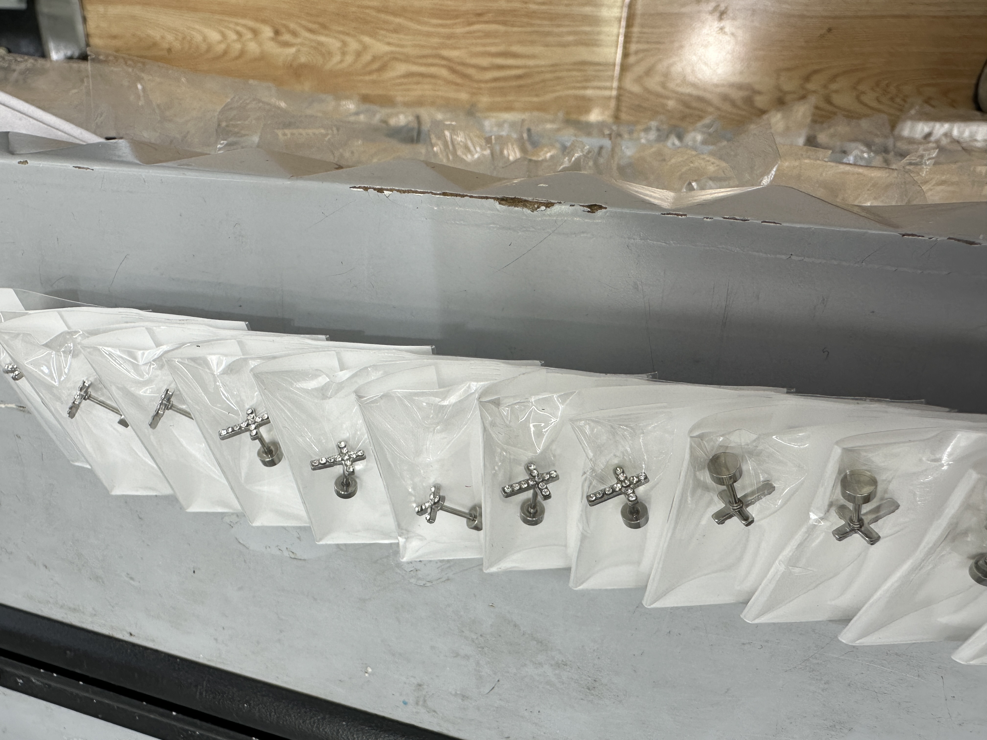 潮酷个性十字架不锈钢耳钉饰品简约时尚男女通用耳钉饰品