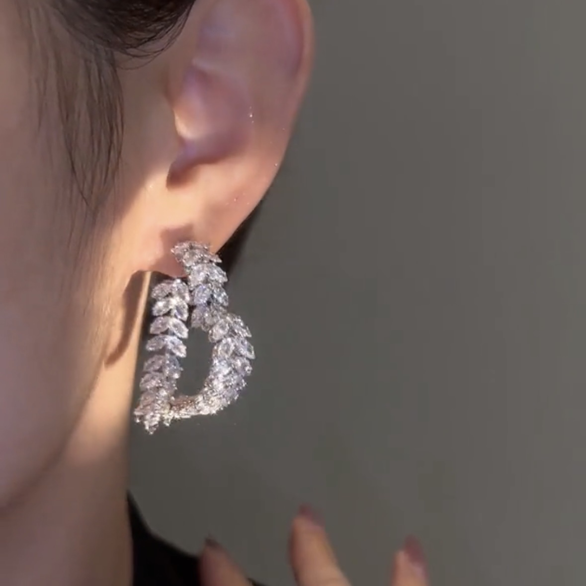 Fashionable wheat ears with heart-shaped earrings on the front and back are versatile and elegant detail image 5