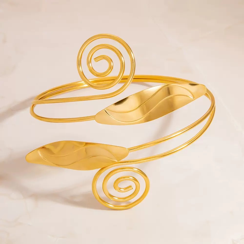 Cross-border stainless steel bracelet, light luxury and high-end feel, simple winding irregular bracelet, 18K gold open arm band, arm bracelet, silicone bracelet, silicone bracelet details Picture