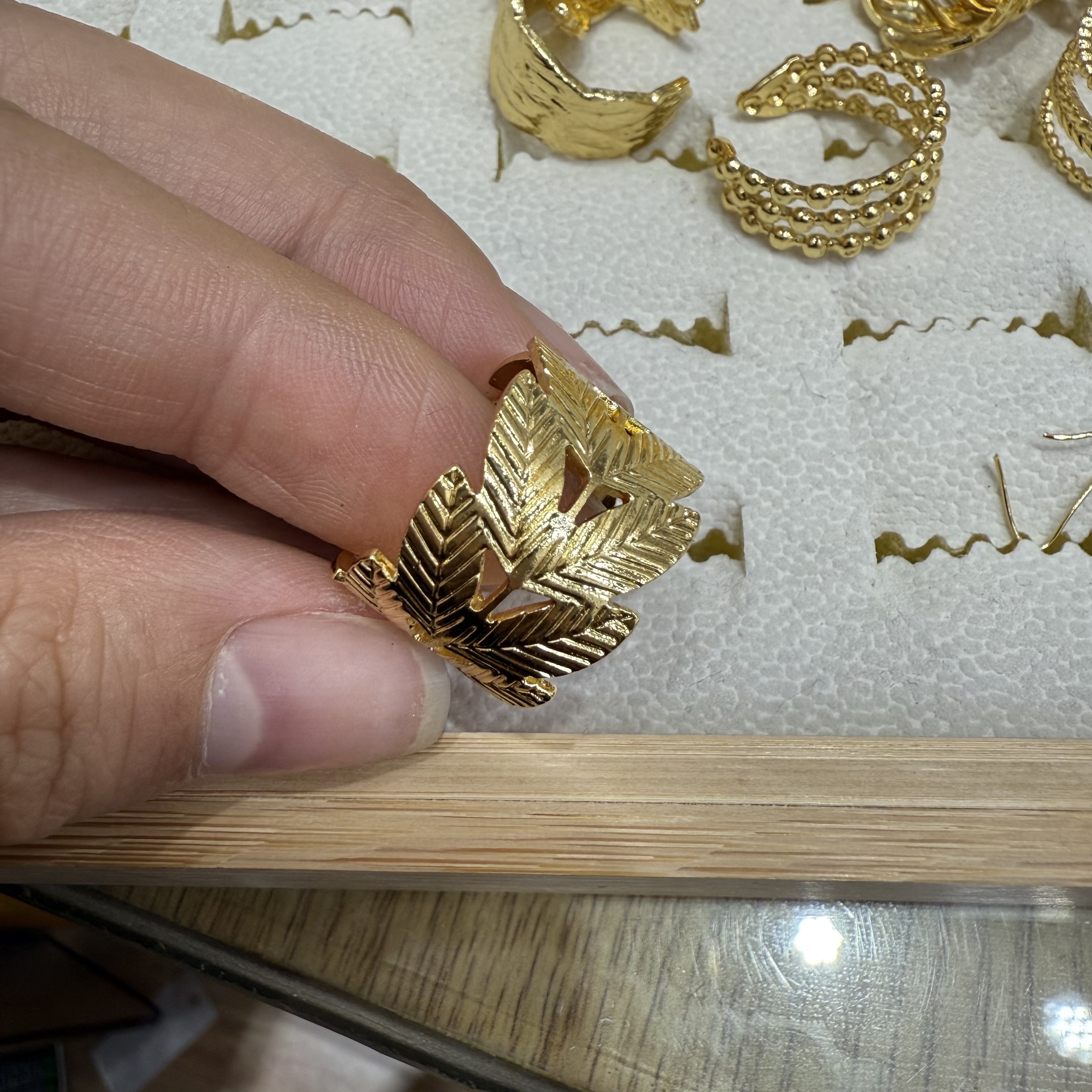 ccb四爪耳钉饰品打耳洞专用无耳夹设计简约百搭饰品