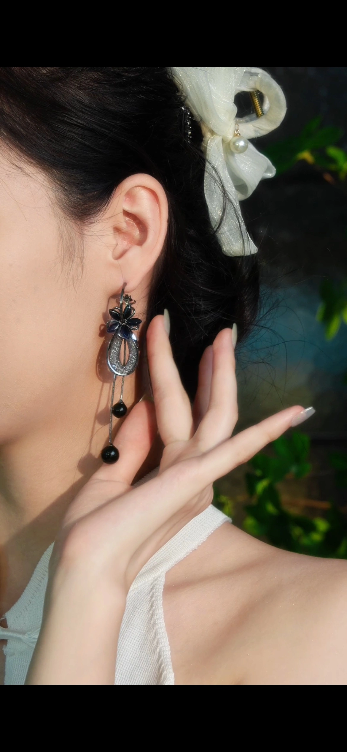 Classic black floral tassel earrings and personalized earrings detail image 5