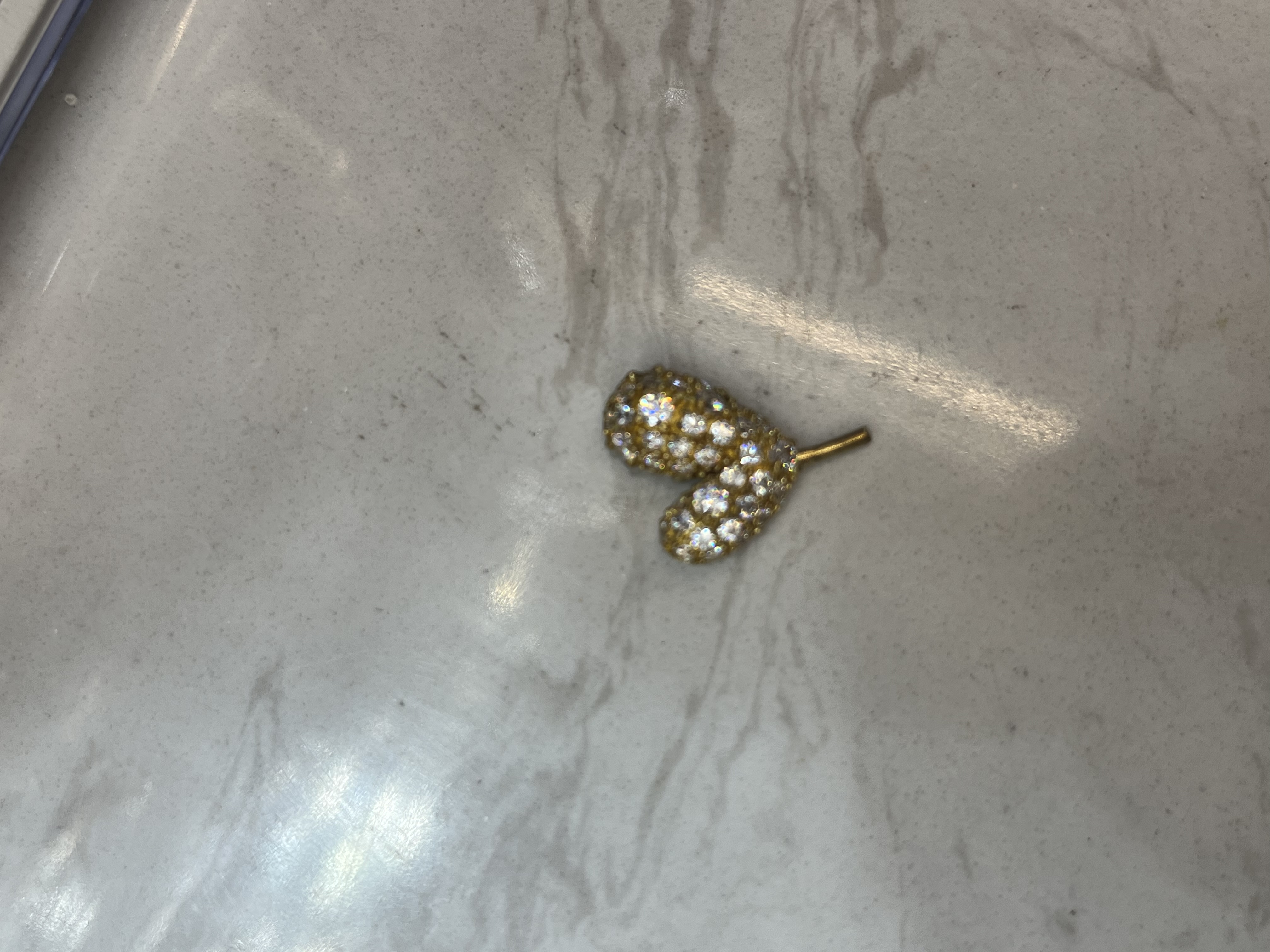 爱心锆石款时尚耳饰