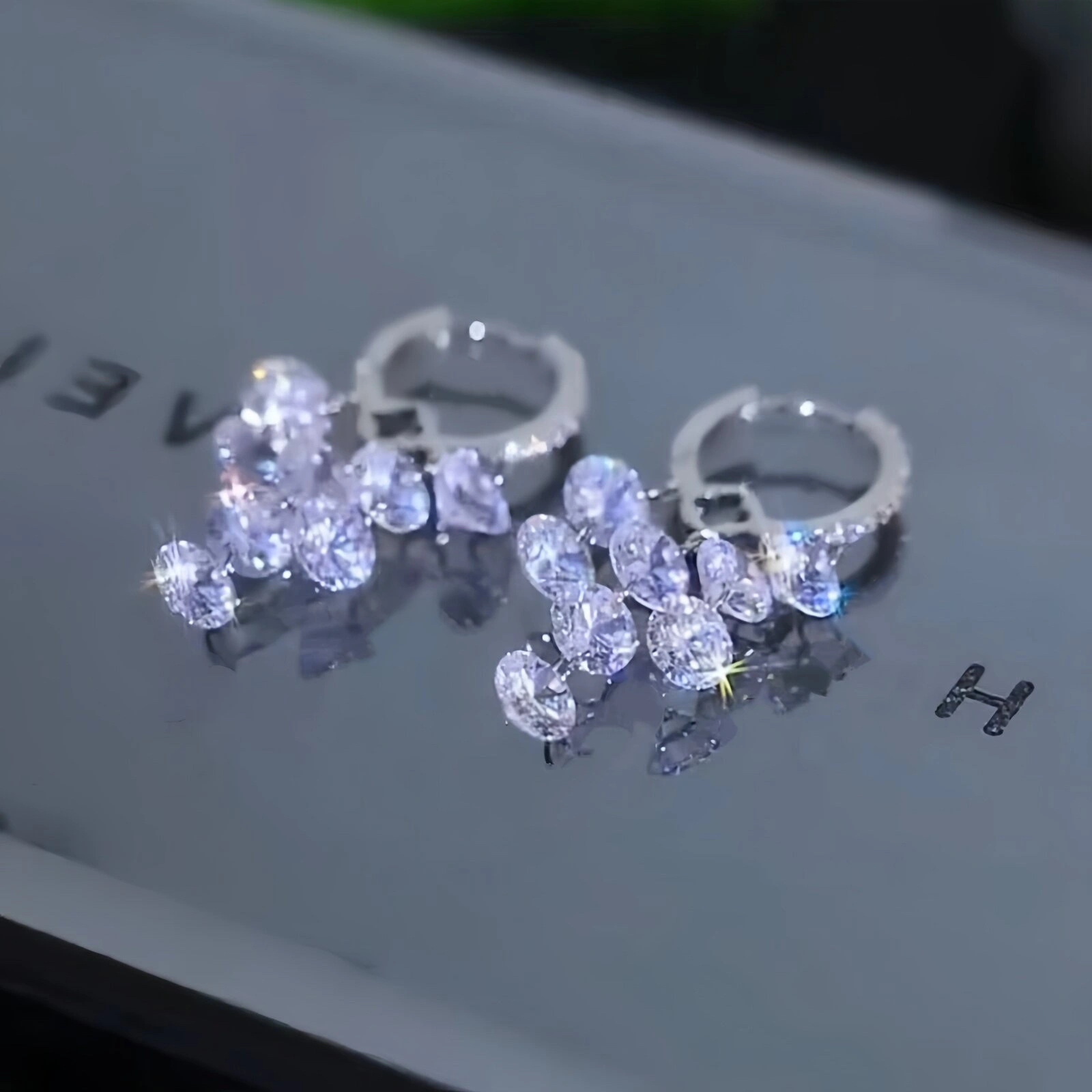 Zircon earrings, earrings, fashionable ear clips, simple design sense accessories, accessories, accessories, earrings detail image 3
