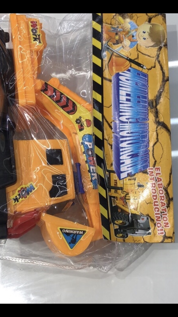 潮流玩具创意缩微糖果屋幼儿园设备小家电趣味收藏新品上市工程车挖机手动
潮流玩具细节图