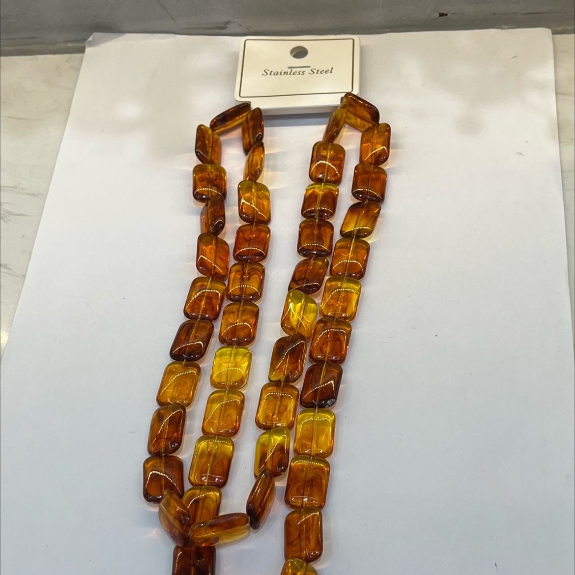 琥珀亚克力双条项链白底实物图