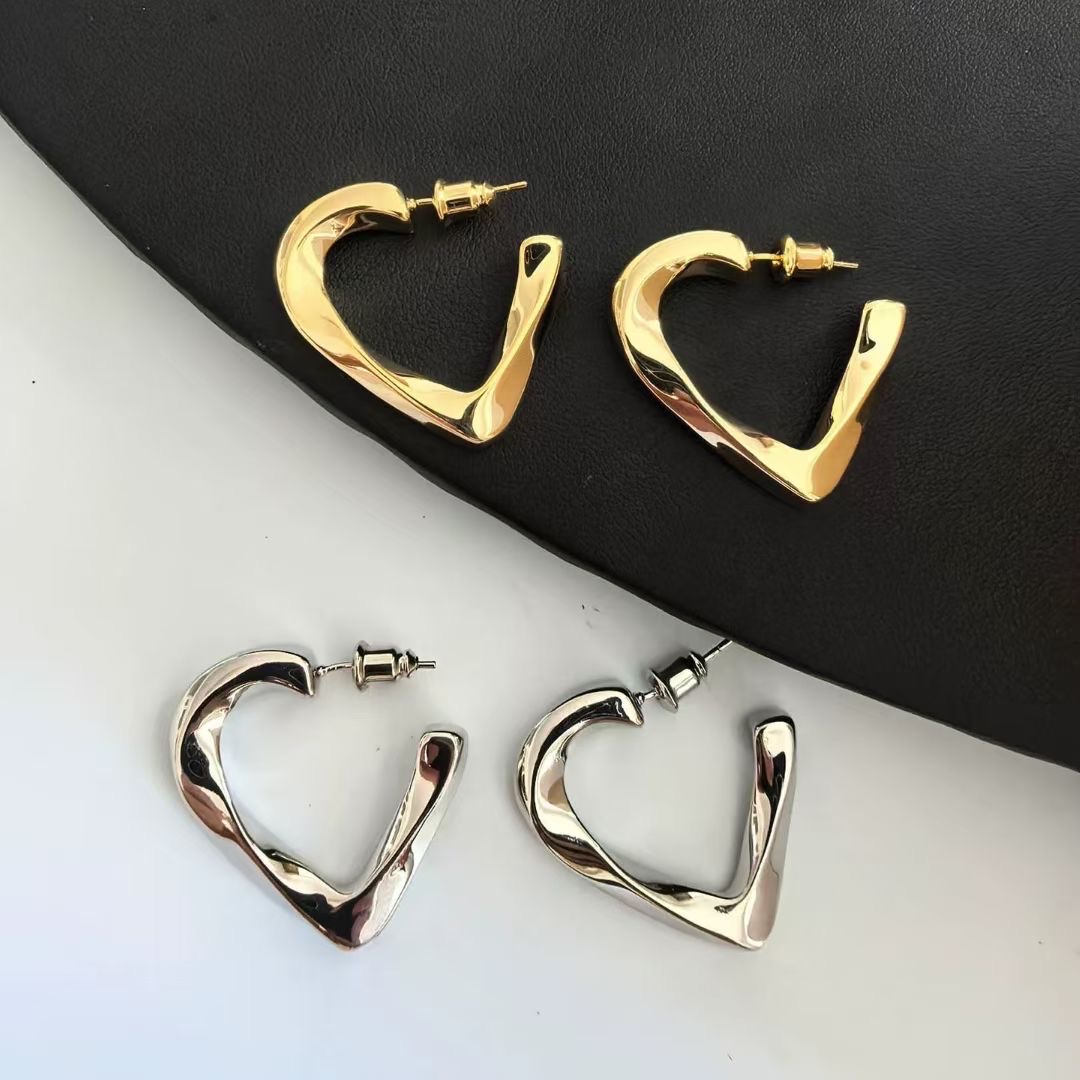 ccb四爪耳钉饰品打耳洞专用无过敏材质银饰耳钉饰品