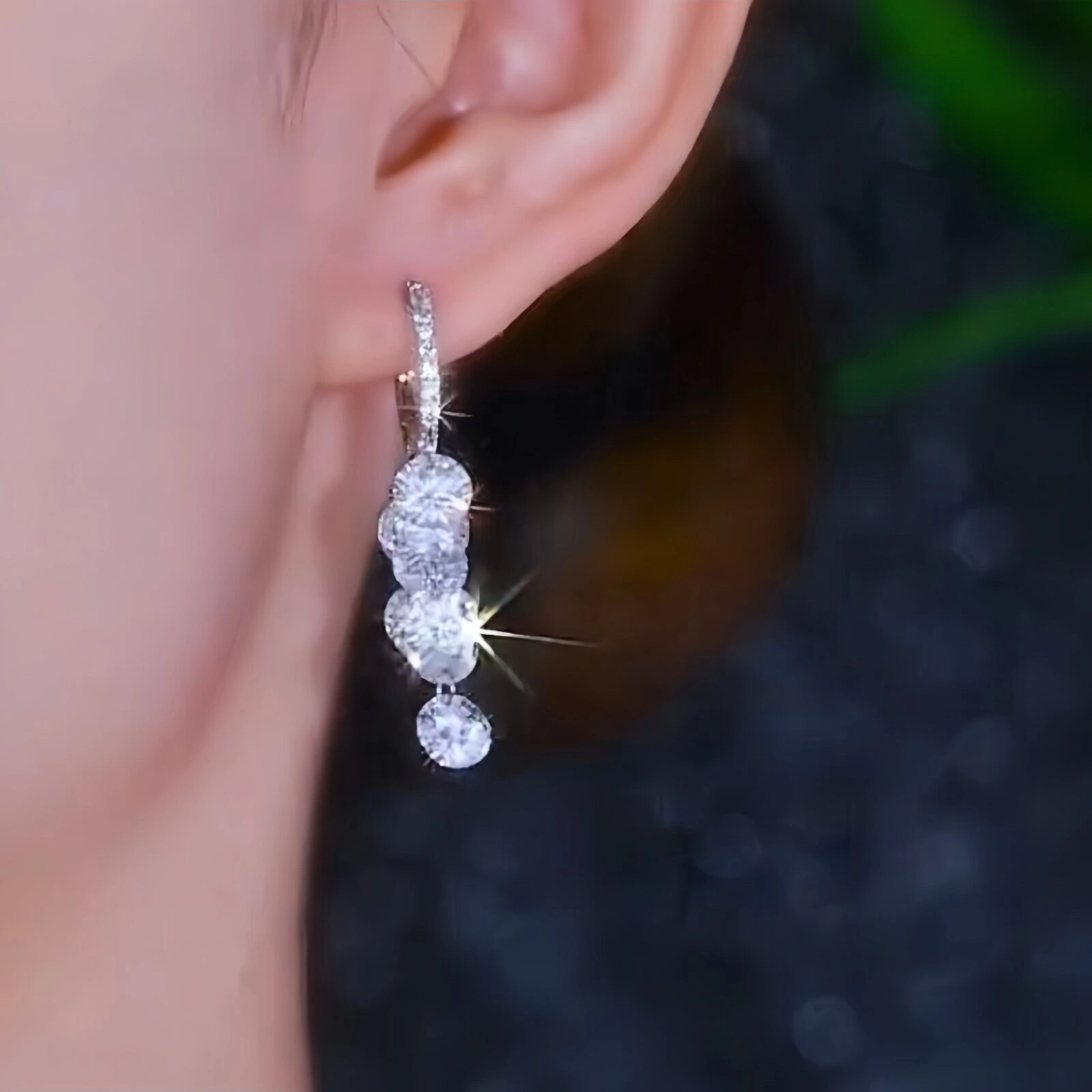 Zircon earrings, earrings, fashionable ear clips, simple design sense accessories, accessories, accessories, earrings detail image 4
