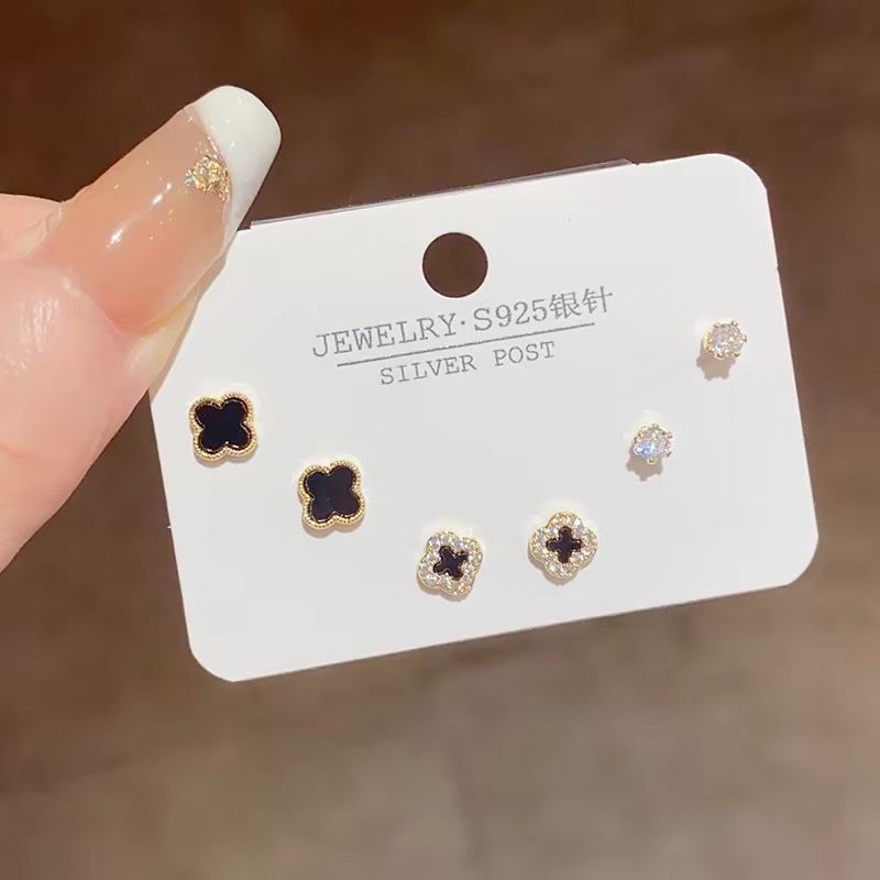s925银针甜美小巧时尚微镶四叶花耳钉组合高级感可爱气质百搭耳环产品图