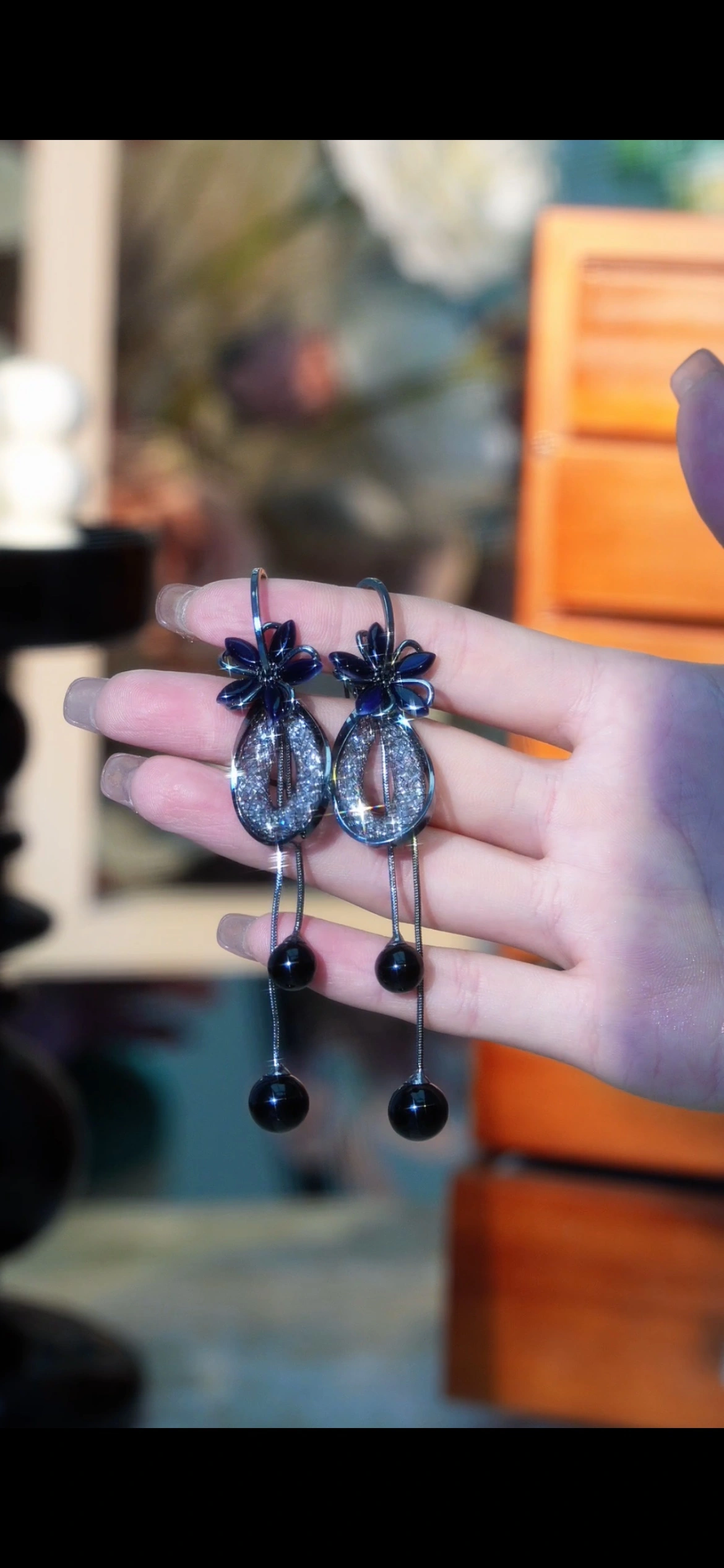 Classic black floral tassel earrings and personalized earrings detail image 3