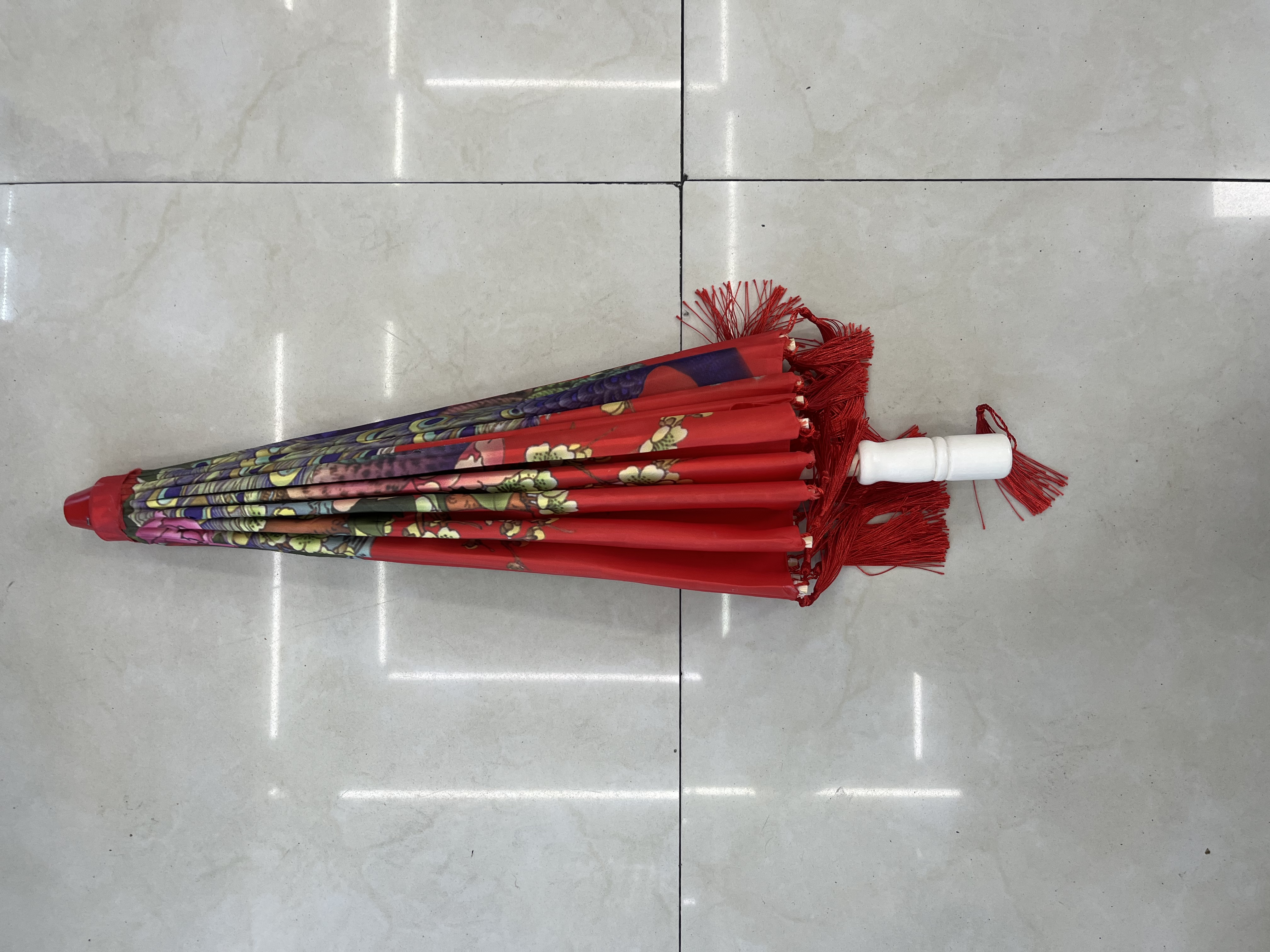 中式古风舞蹈伞红绸流苏装饰伞传统美学设计