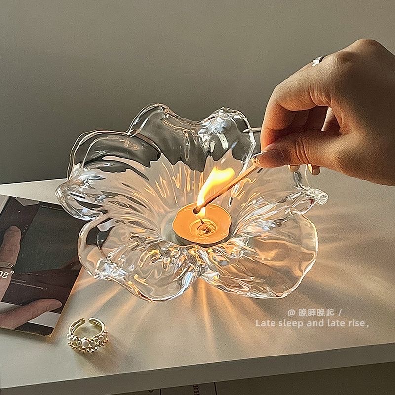 Nordic-style glass petal-shaped decorative soft furnishings, candlesticks, scented candle holders, ZK165 petal-shaped glass decorative items Application Scenario