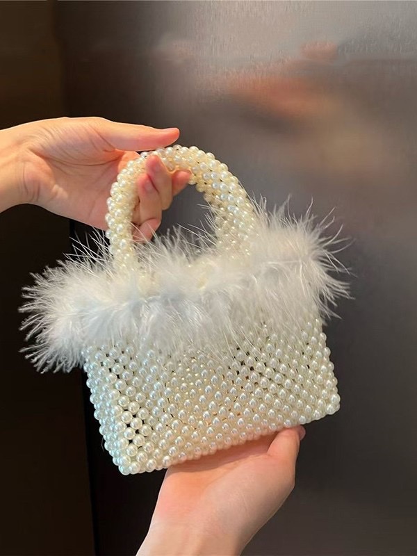 New niche and trendy French design, handcrafted beaded pearl women's furry small square handbag