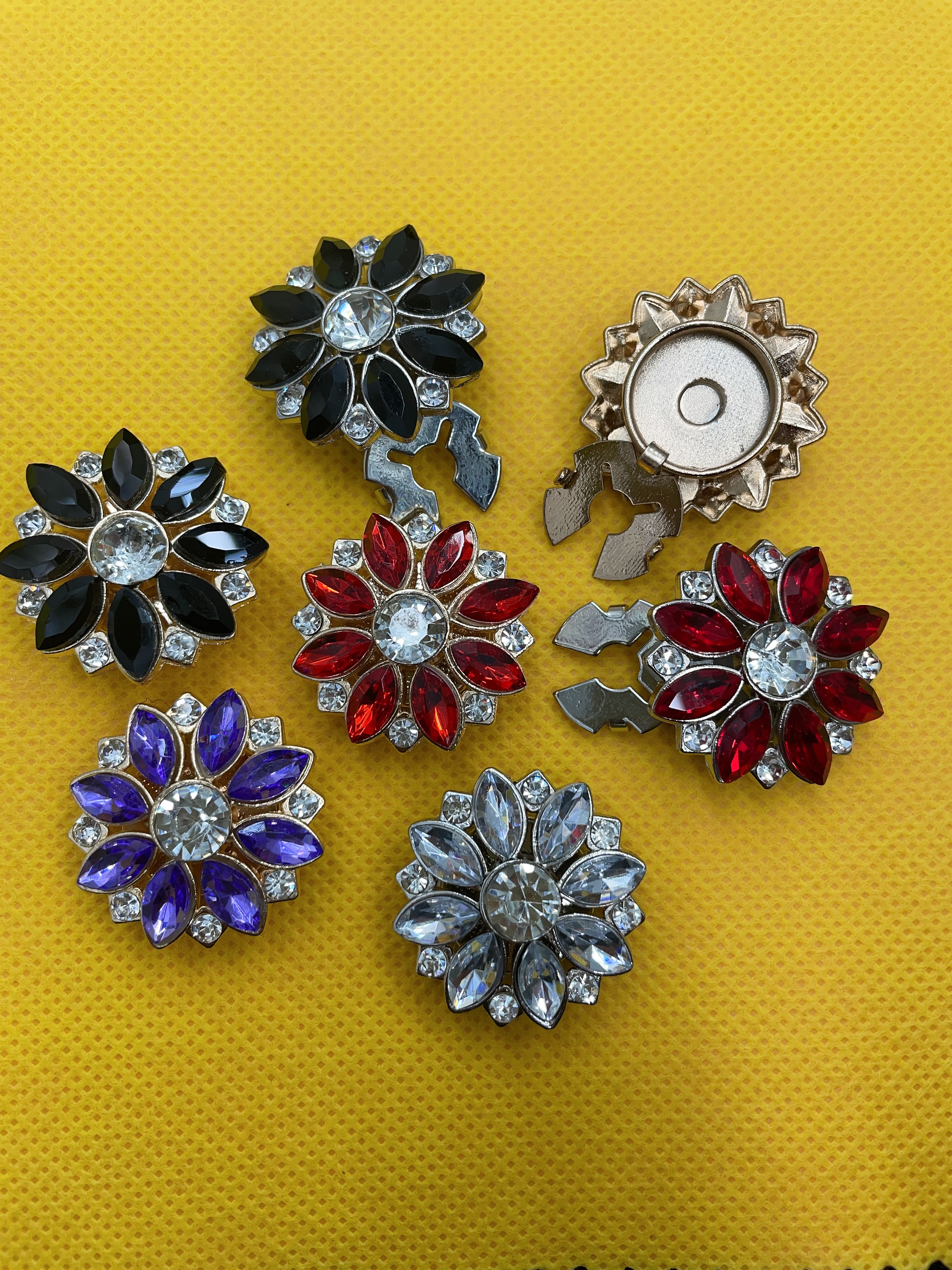 跨境热销电镀彩色水钻珍珠新款袖扣服饰纽扣饰品质感花衬衫形圆形扣子配件 服装辅料