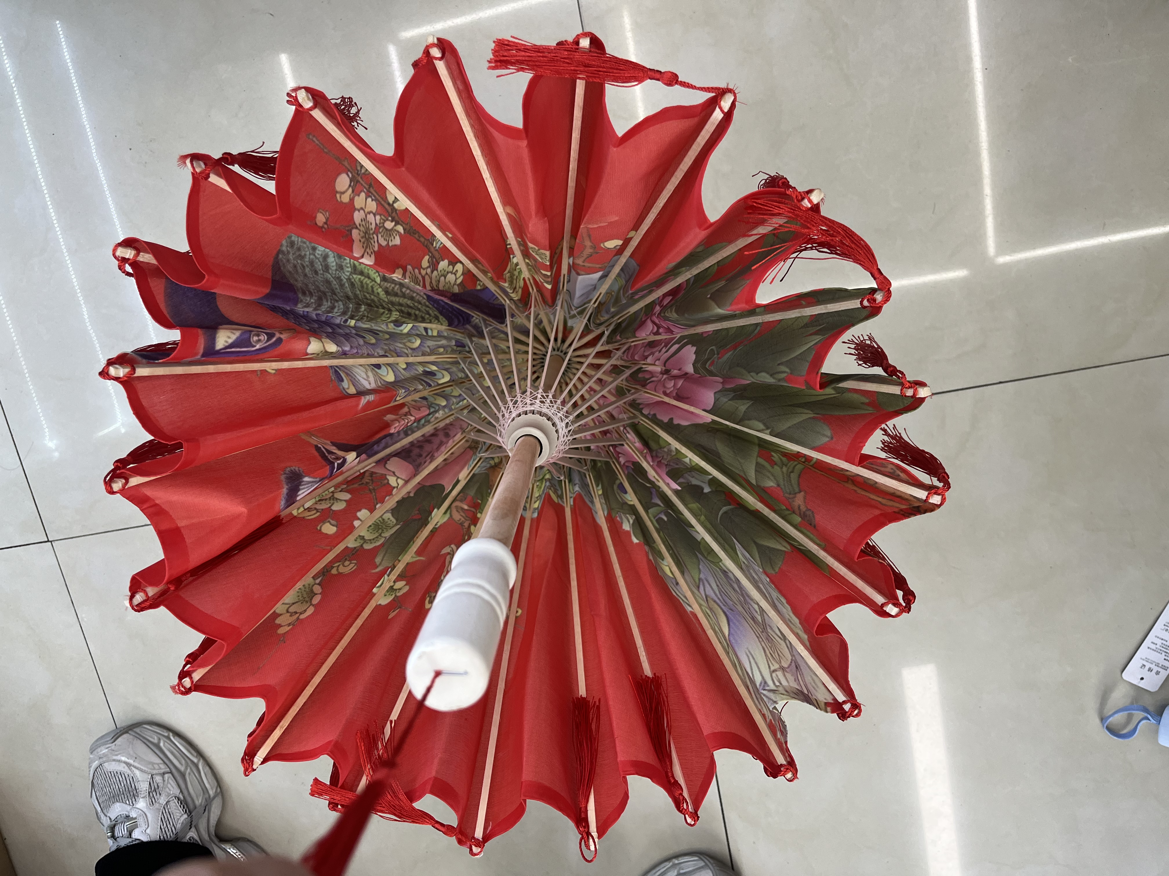 中式古风舞蹈伞红绸流苏装饰伞传统美学设计详情图2