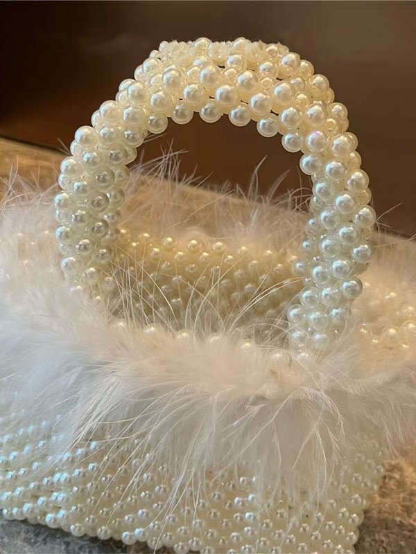 New niche and trendy French design, handcrafted beaded pearl women's furry small square handbag details Picture