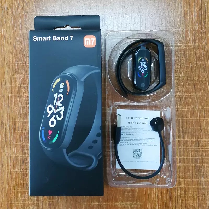 The M7 smart bracelet features magnetic attraction and is widely used both domestically and internationally for blood pressure, blood oxygen, heart rate monitoring, exercise step counting, sleep recording, information reminder, sedentary reminder, and alarm clock. It comes with 13 languages details Picture