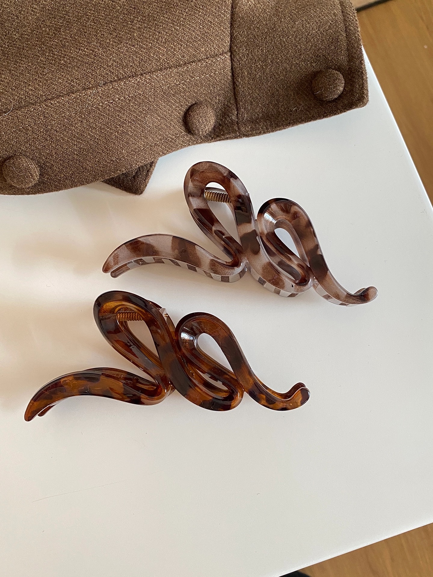 2026冬季新款豹纹晕染时尚个性高级感大号抓夹气质盘发鲨鱼夹白底实物图