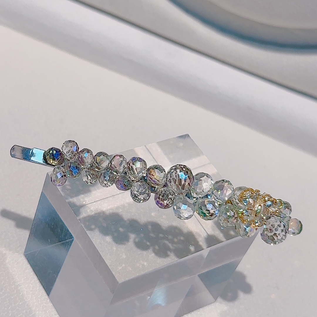 雅珂璨新款精品水晶胸针款首饰