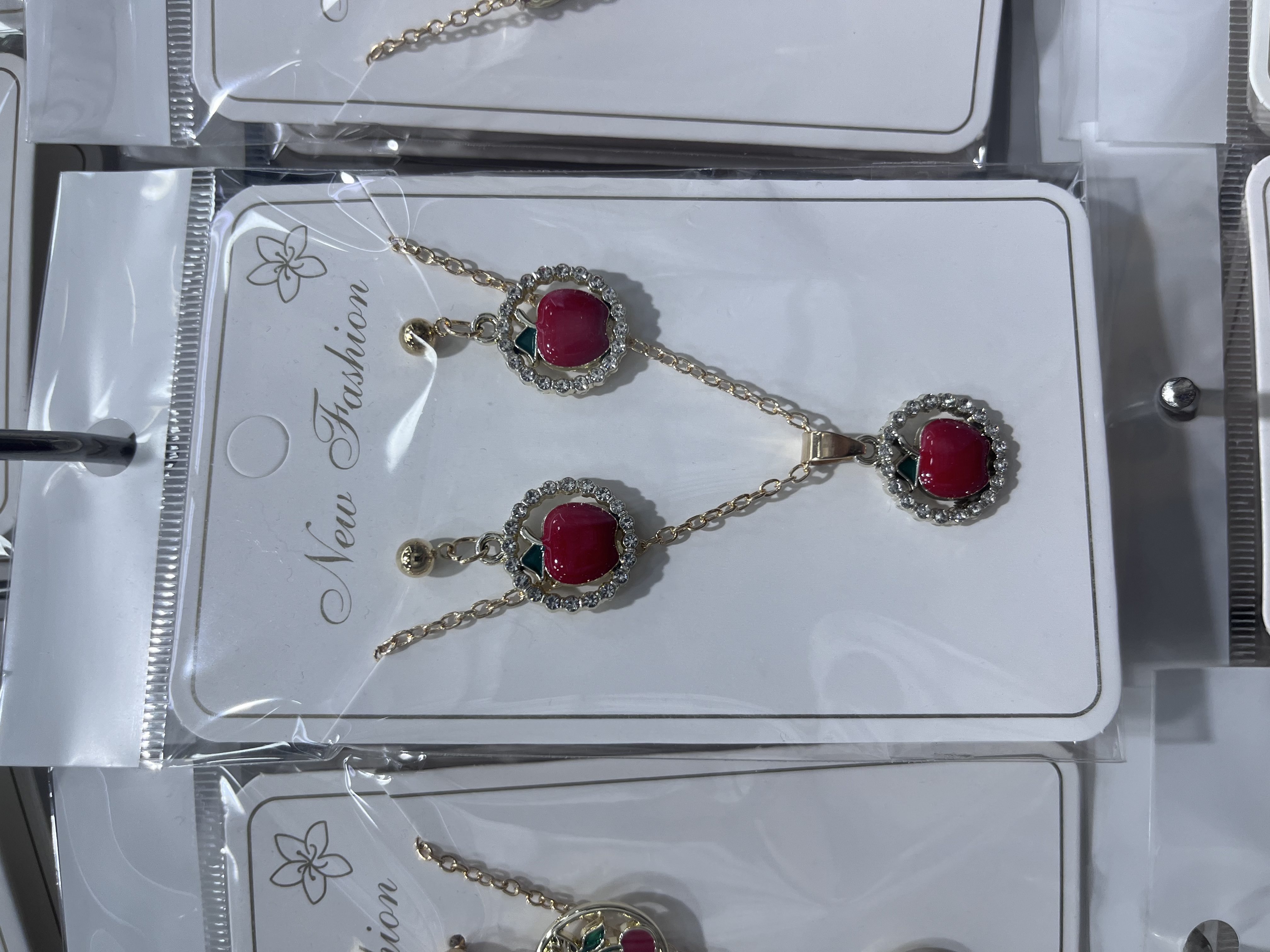 合金珍珠水钻瓜链项链时尚首饰女简约百搭潮流配饰项链首饰水钻瓜链项链天然石项链