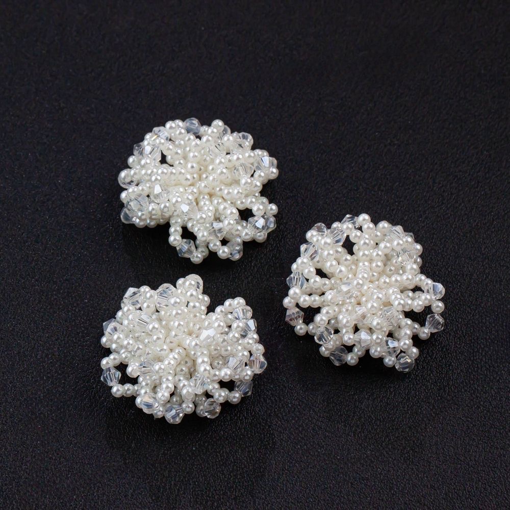 Handmade pearl shoe materials, woven pearl flower shoe accessories, DIY handcrafted pearl shoes, flower hair clips, earrings, beaded pearl flower accessories details Picture
