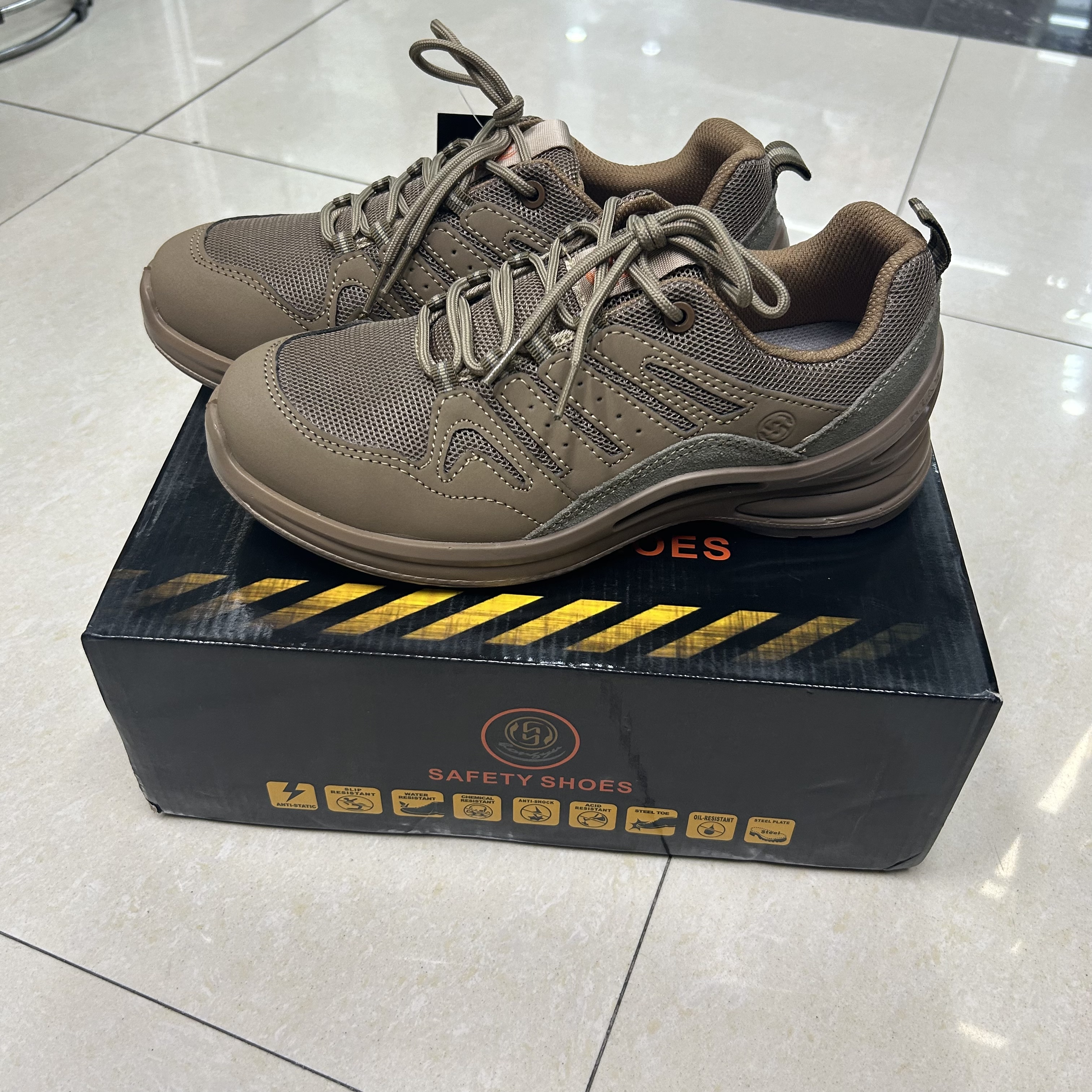 6kv insulating shoes, work safety shoes, electrician boots, anti-slip, wear-resistant and pressure-resistant safety protective shoes, anti-slip and wear-resistant Item Picture