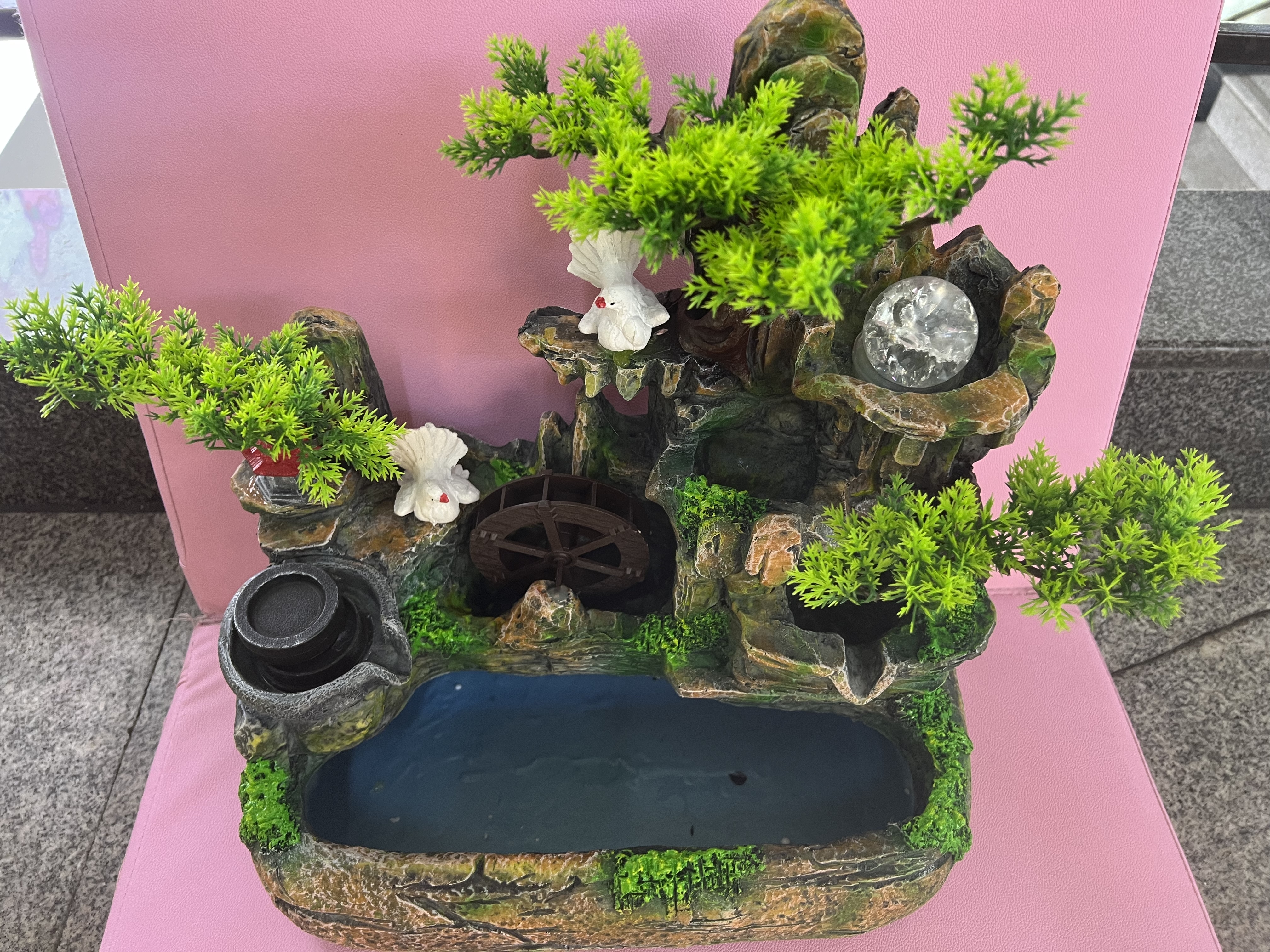 Resin small bonsai, water curtain wall, artificial rockery, flowing water ornaments, circulating water landscape, office screen decoration, water wheel, floor-standing fountain, humidifier, feng shui Item Picture