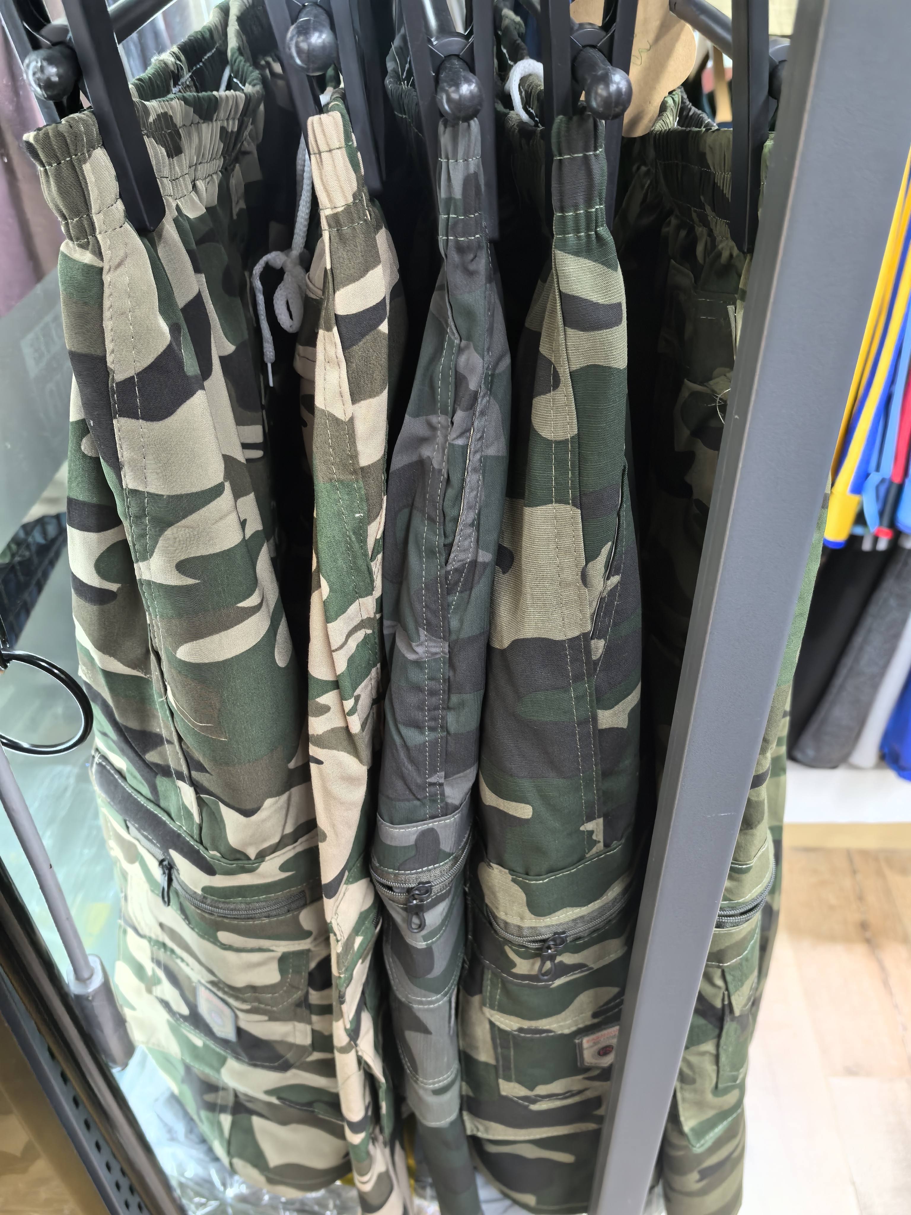 Camouflage casual pants, men's thickened and durable outdoor sports pants, men's beach pants, men's loose and trendy beach pants detail image 4