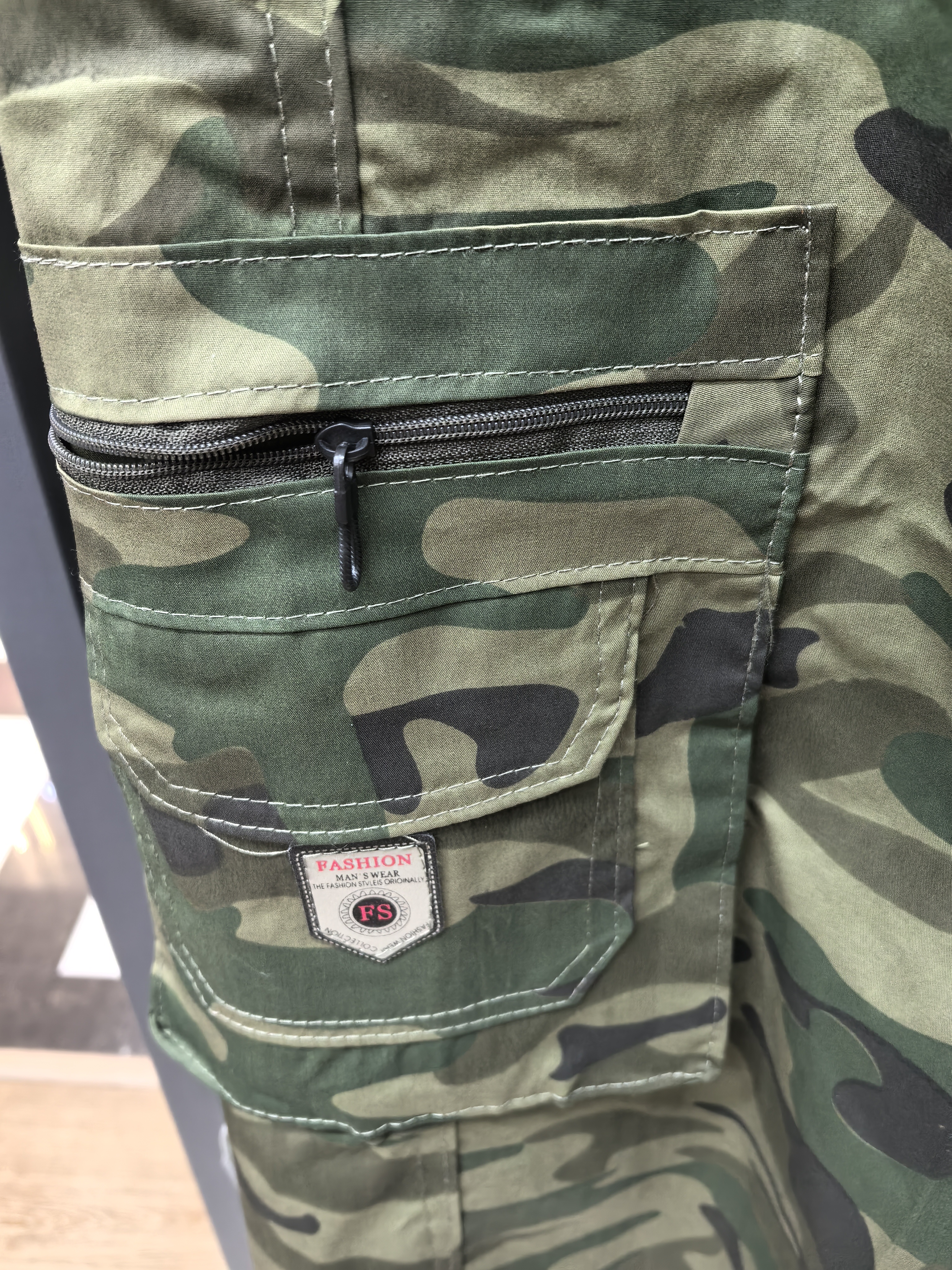 Camouflage casual pants, men's thickened and durable outdoor sports pants, men's beach pants, men's loose and trendy beach pants detail image 5
