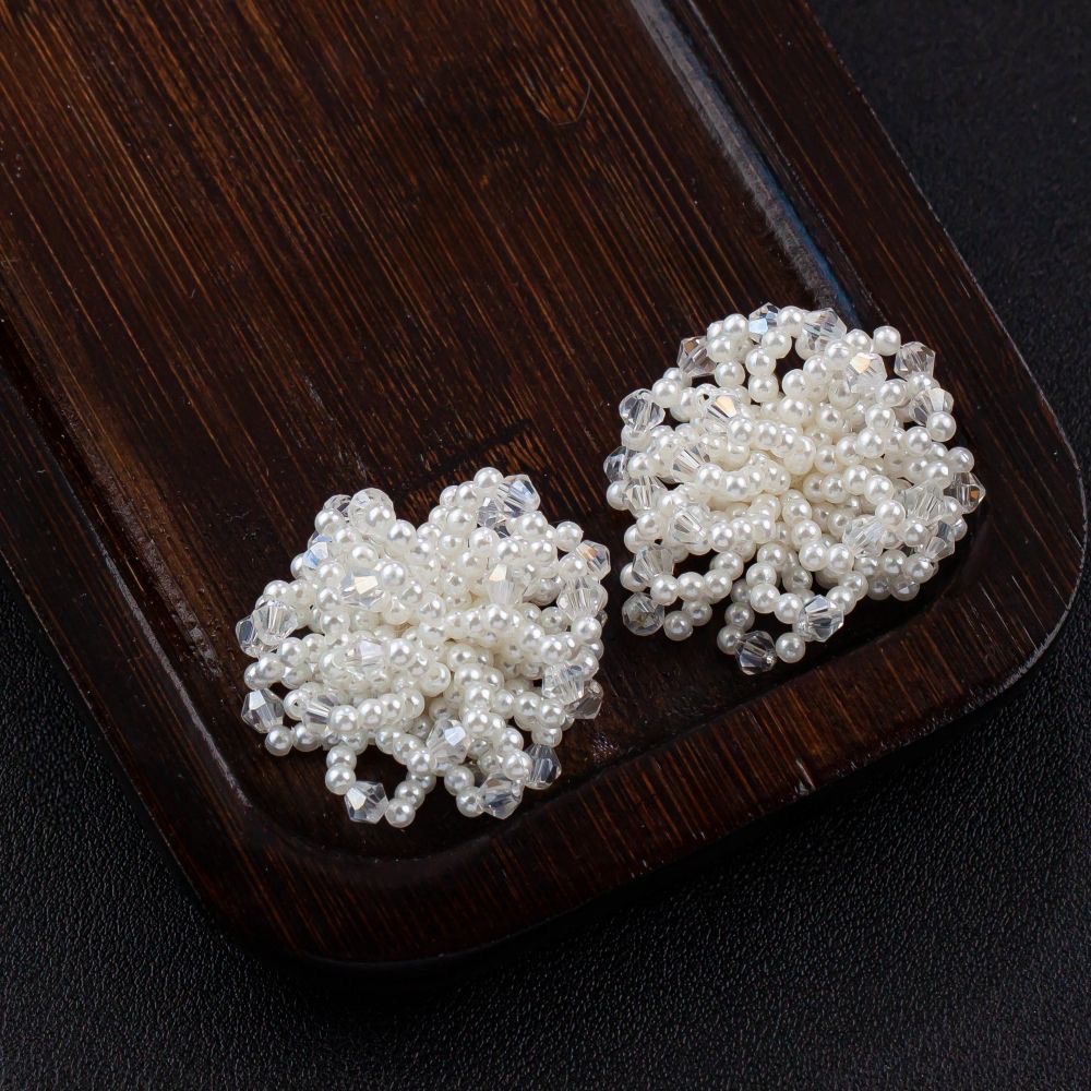 Handmade pearl shoe materials, woven pearl flower shoe accessories, DIY handcrafted pearl shoes, flower hair clips, earrings, beaded pearl flower accessories Specification image