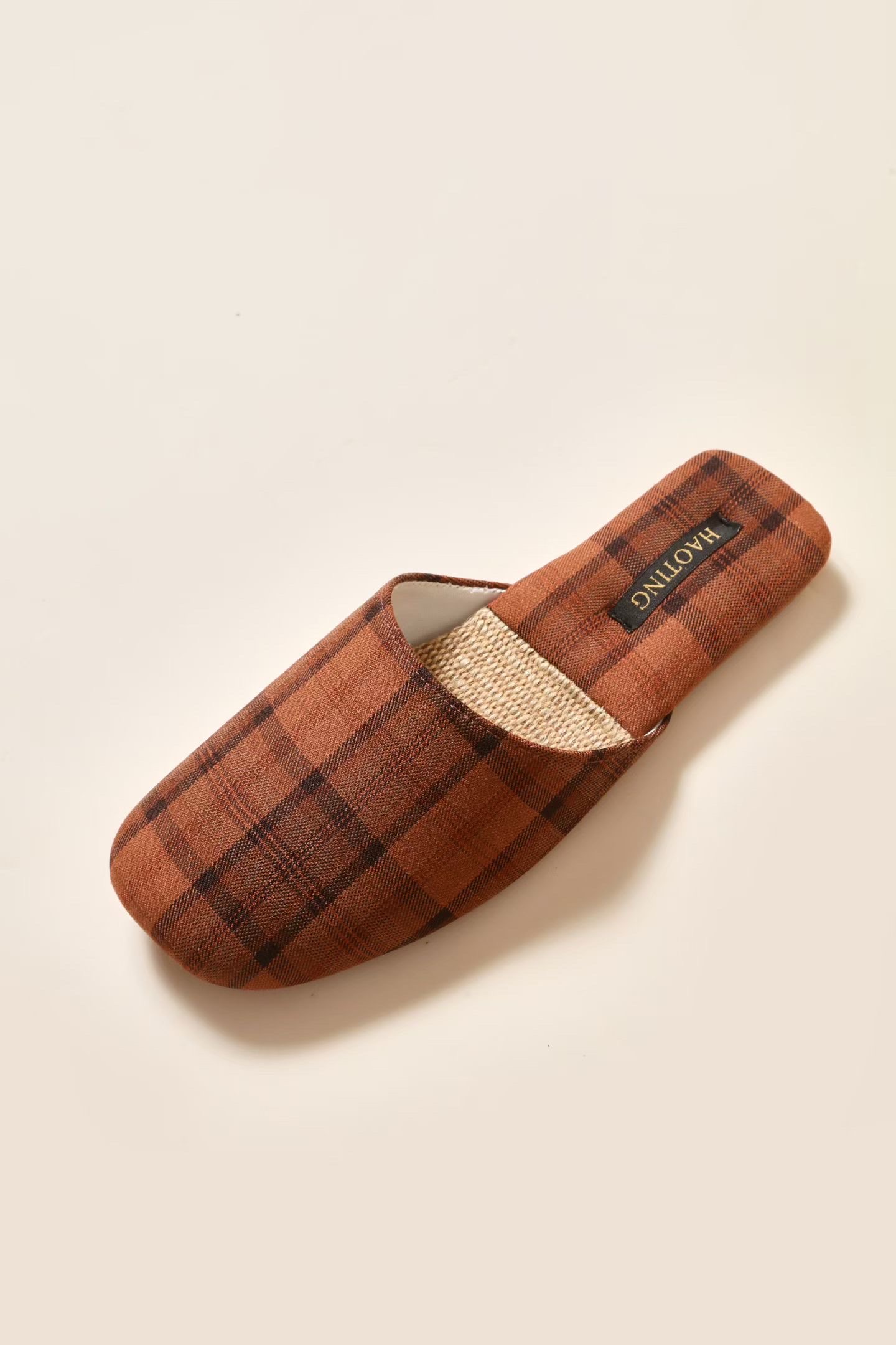 New checkered slippers, women's linen slippers, fashionable, versatile and comfortable home slippers, fabric design shoes detail image 9