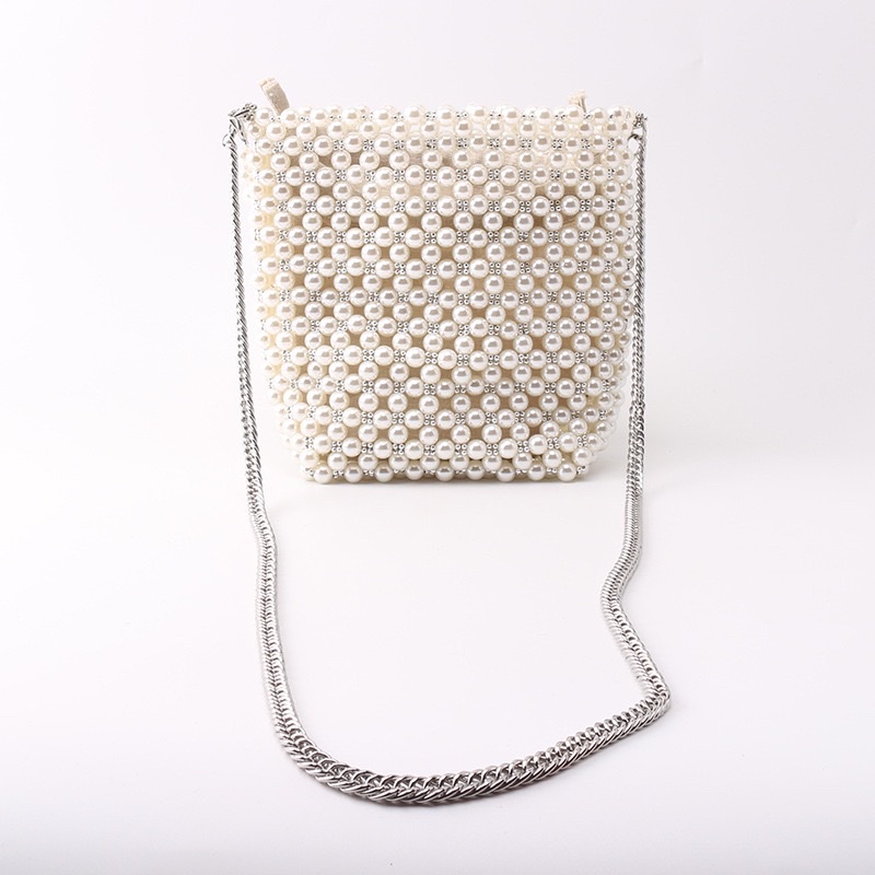 The well-known brand ZR2021 new style hand-held iron chain bar crossbody pearl hand-held high-brightness pearl bag detail image 9