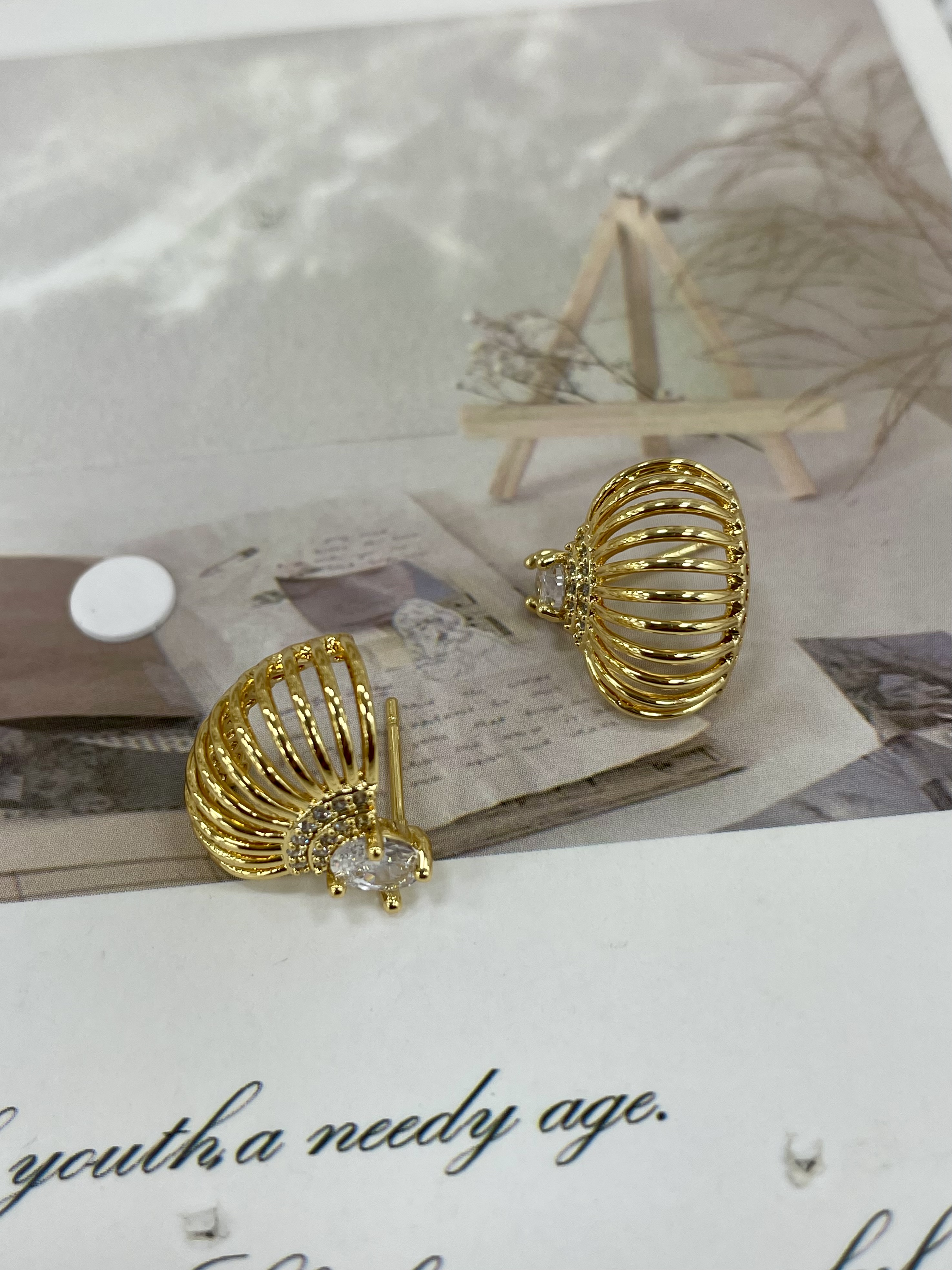 ins风韩款扇形时尚锆石耳钉小巧日常耳饰产品图