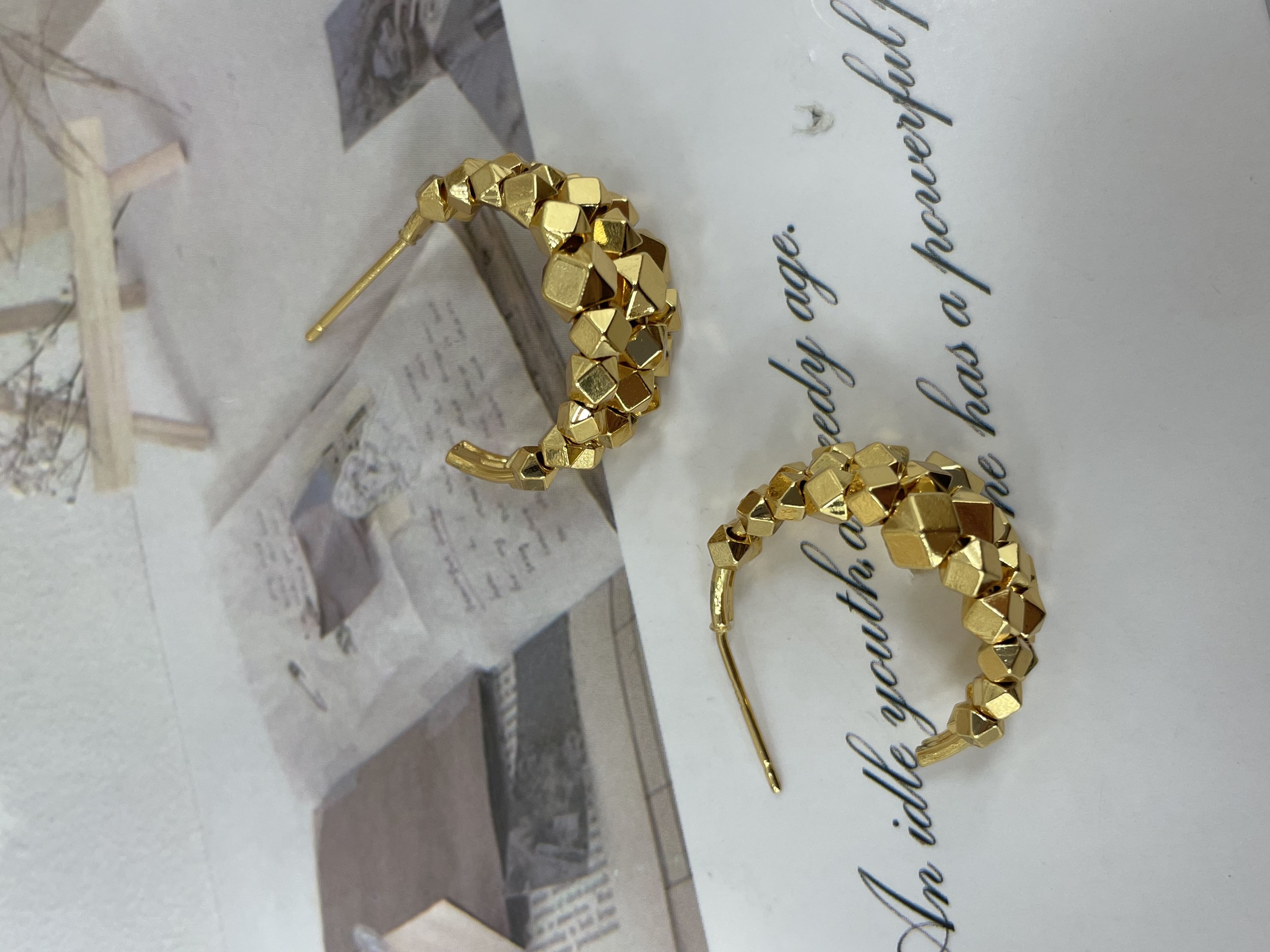 轻奢设计感小方块碎银子多层C圈耳环高级感耳饰细节图