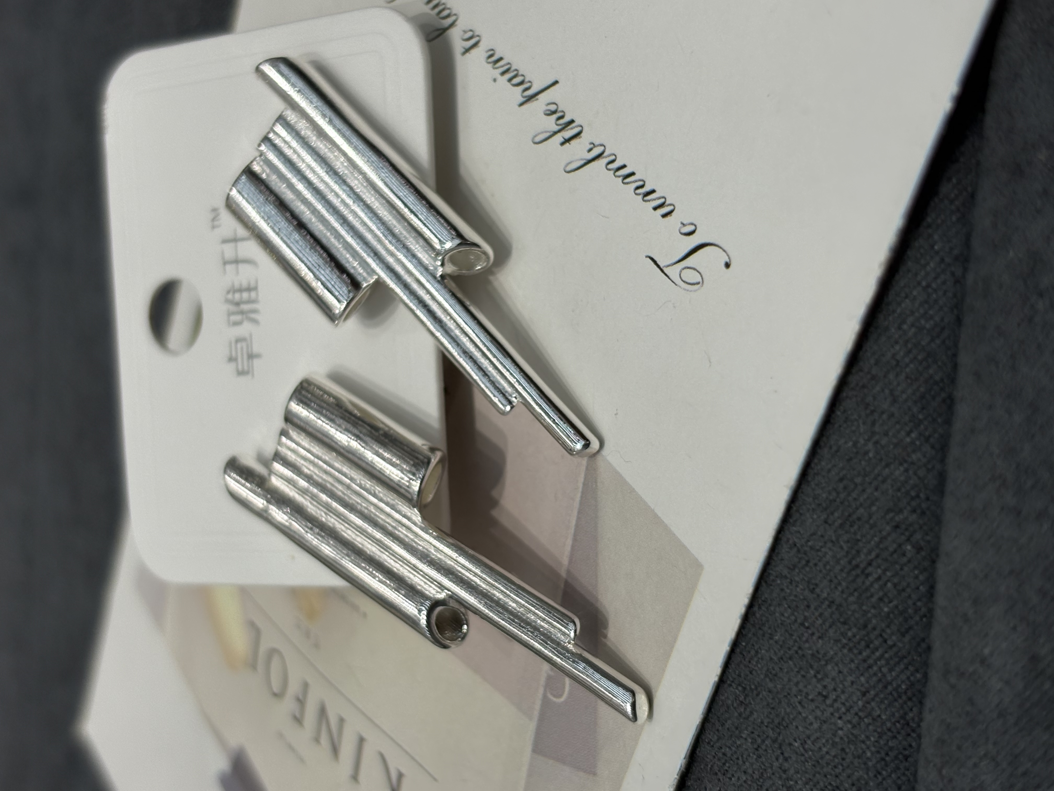 多层银管拼接耳饰 轻奢小众风 适合达人直播带货
产品图